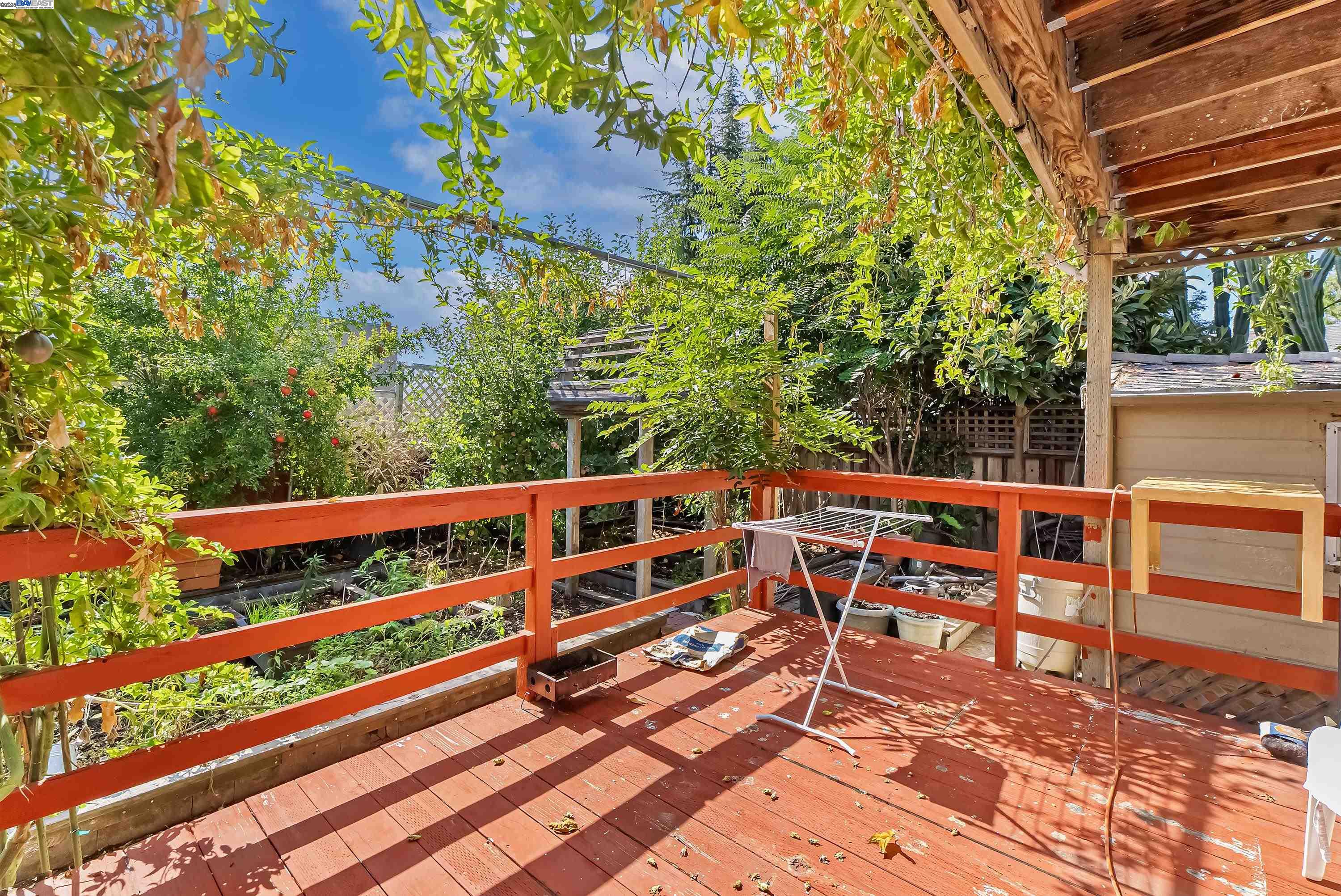 Detail Gallery Image 46 of 54 For 937 Helen Ave, San Leandro,  CA 94577 - 5 Beds | 3 Baths