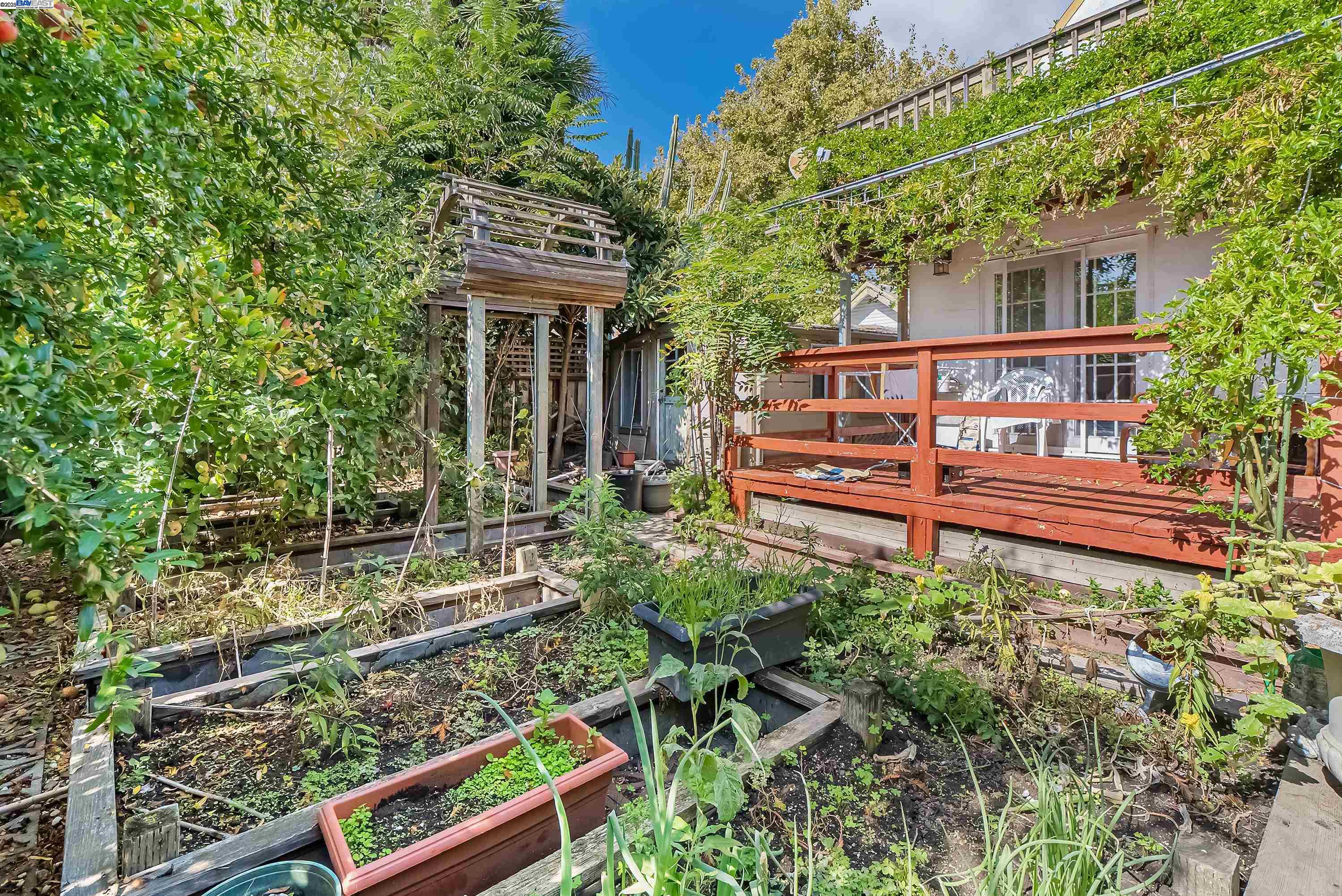 Detail Gallery Image 48 of 54 For 937 Helen Ave, San Leandro,  CA 94577 - 5 Beds | 3 Baths