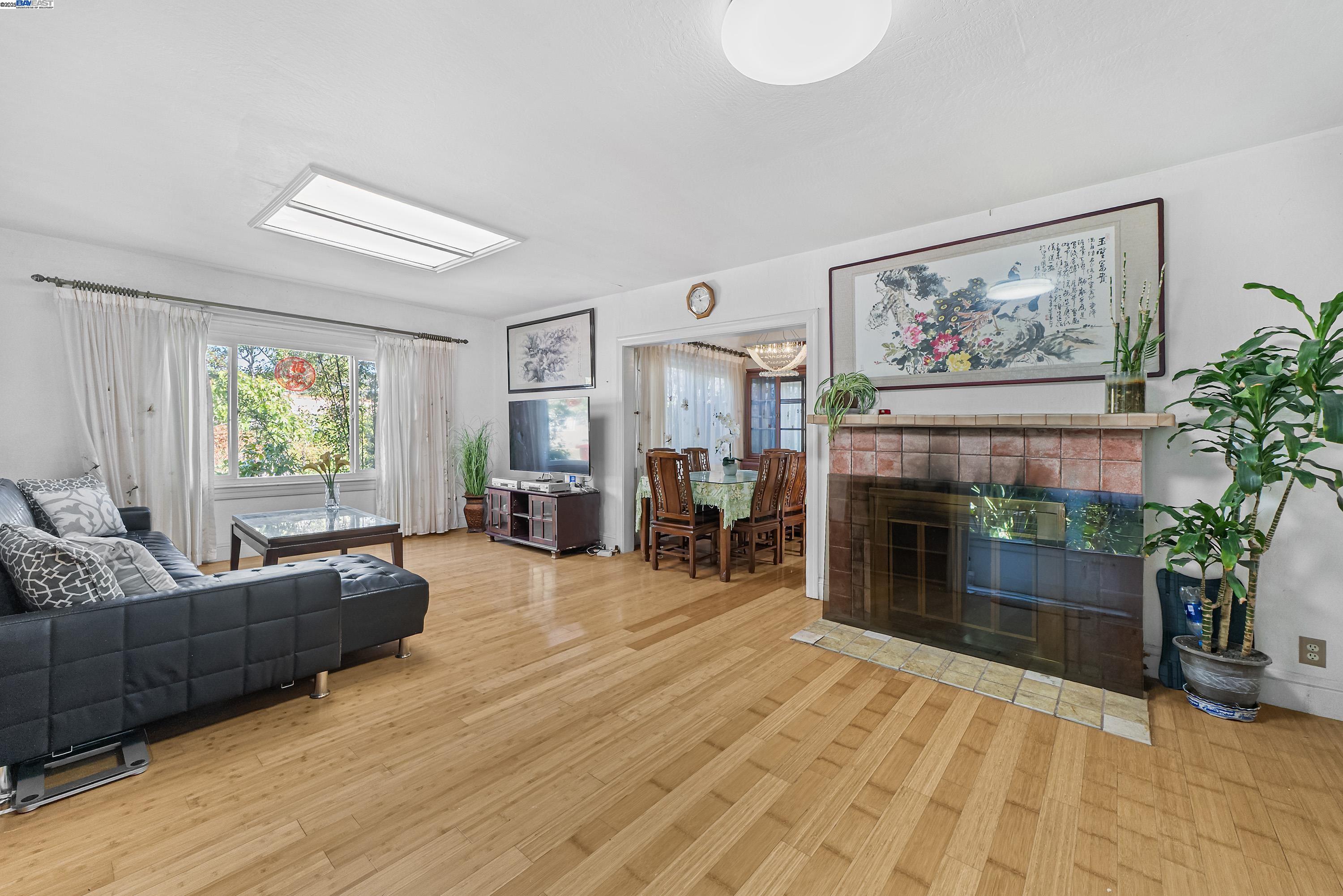 Detail Gallery Image 6 of 54 For 937 Helen Ave, San Leandro,  CA 94577 - 5 Beds | 3 Baths