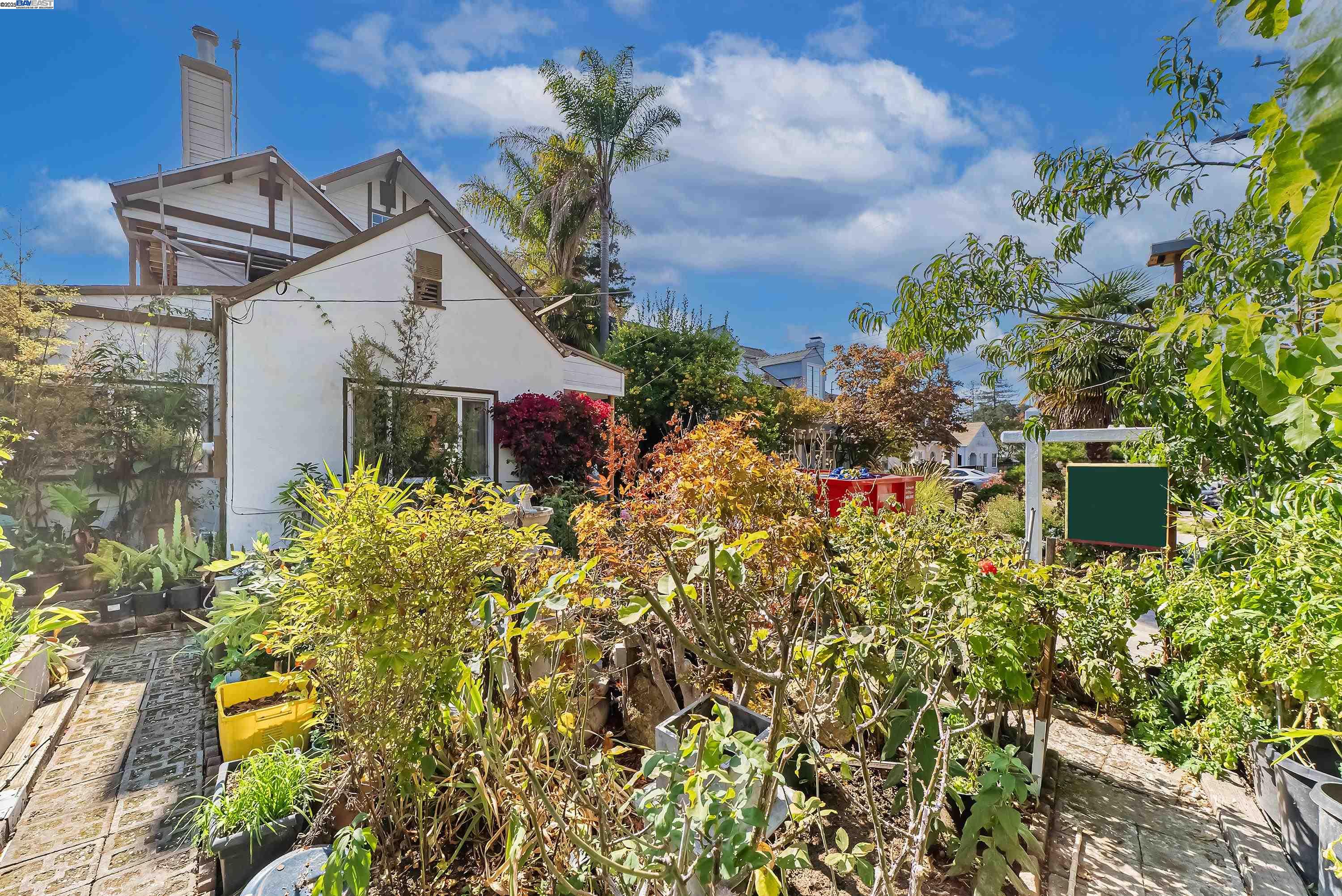 Detail Gallery Image 52 of 54 For 937 Helen Ave, San Leandro,  CA 94577 - 5 Beds | 3 Baths