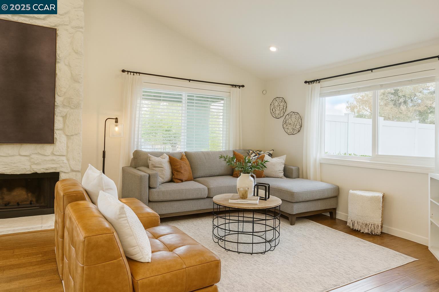 Photo #2: 41117351 Listing: Photo #2