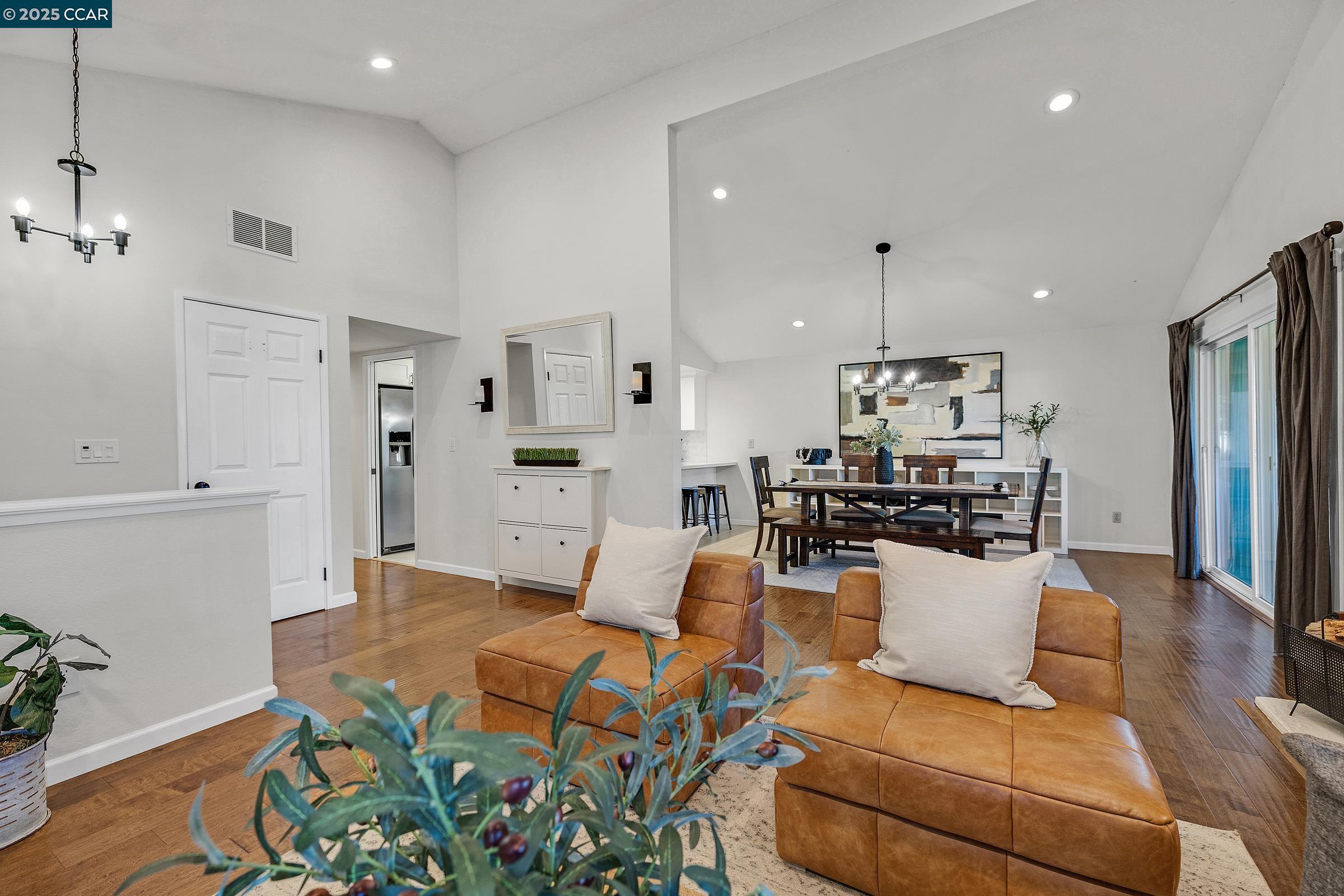 Detail Gallery Image 7 of 41 For 3716 Mesa Vista Dr, San Ramon,  CA 94583 - 3 Beds | 2 Baths