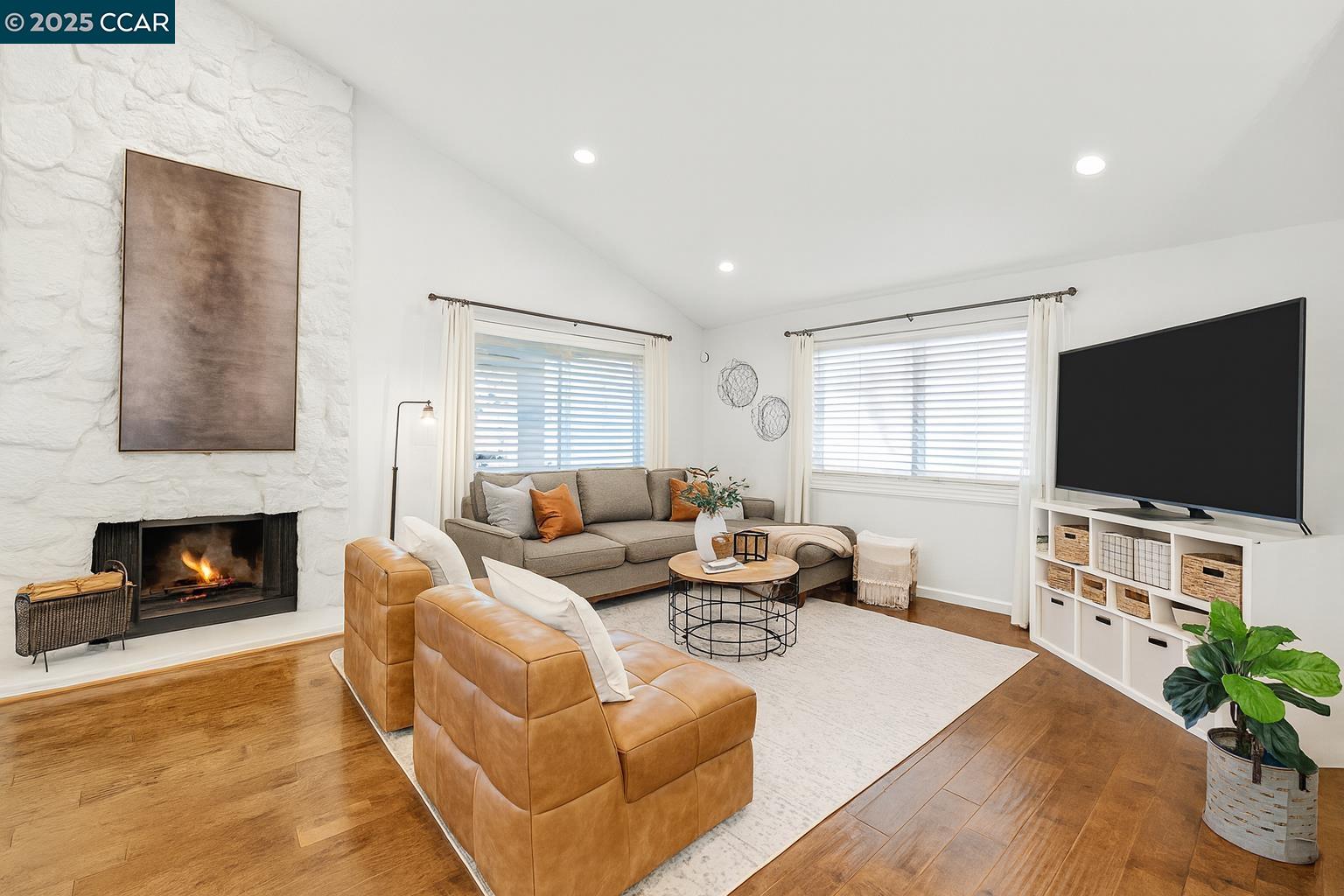 Detail Gallery Image 8 of 41 For 3716 Mesa Vista Dr, San Ramon,  CA 94583 - 3 Beds | 2 Baths