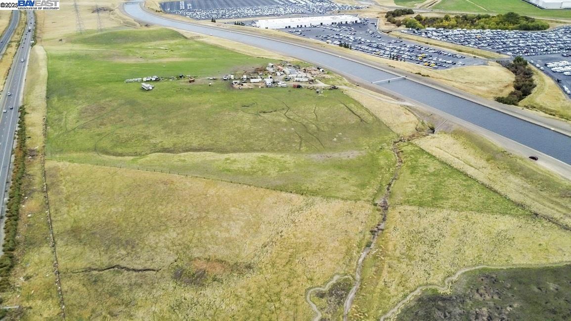 Detail Gallery Image 5 of 14 For 25559 S International Pkwy, Tracy,  CA 95377 - – Beds | – Baths