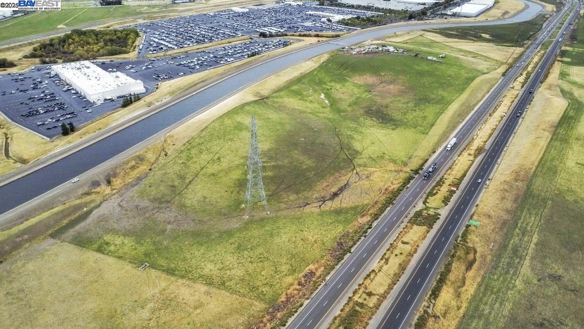 Detail Gallery Image 8 of 14 For 25559 S International Pkwy, Tracy,  CA 95377 - – Beds | – Baths