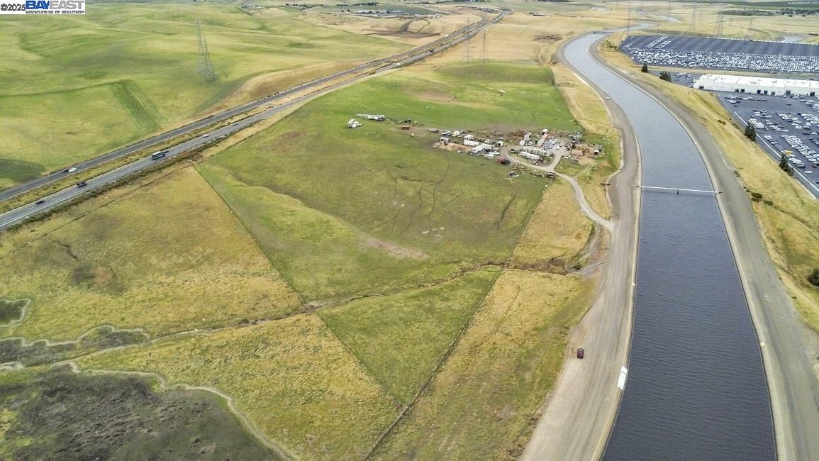 Detail Gallery Image 9 of 14 For 25559 S International Pkwy, Tracy,  CA 95377 - – Beds | – Baths