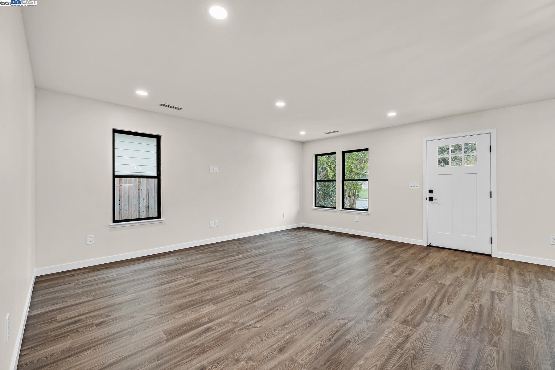 Detail Gallery Image 11 of 30 For 41422 Beatrice St, Fremont,  CA 94539 - 4 Beds | 3 Baths