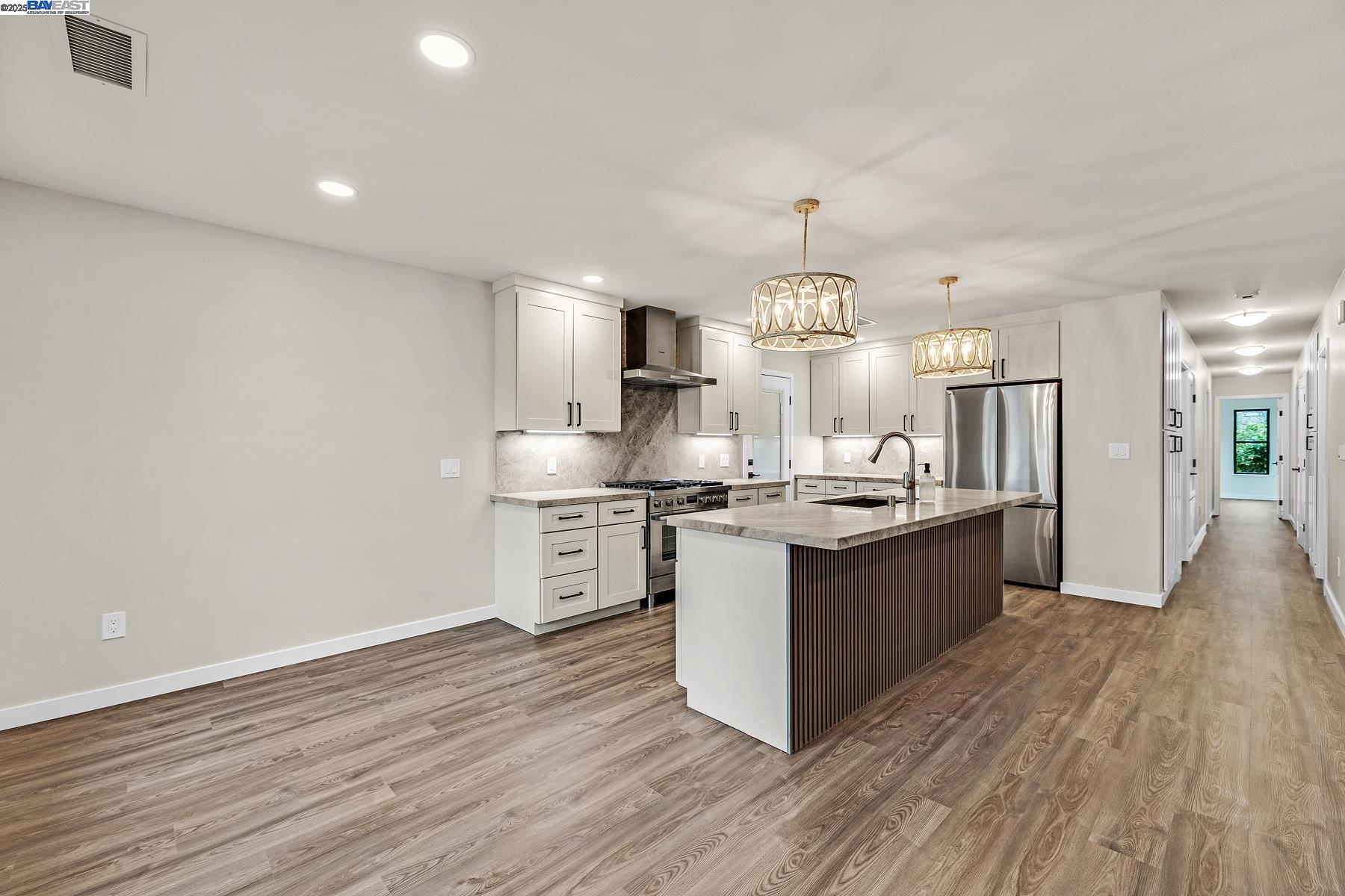 Detail Gallery Image 13 of 30 For 41422 Beatrice St, Fremont,  CA 94539 - 4 Beds | 3 Baths