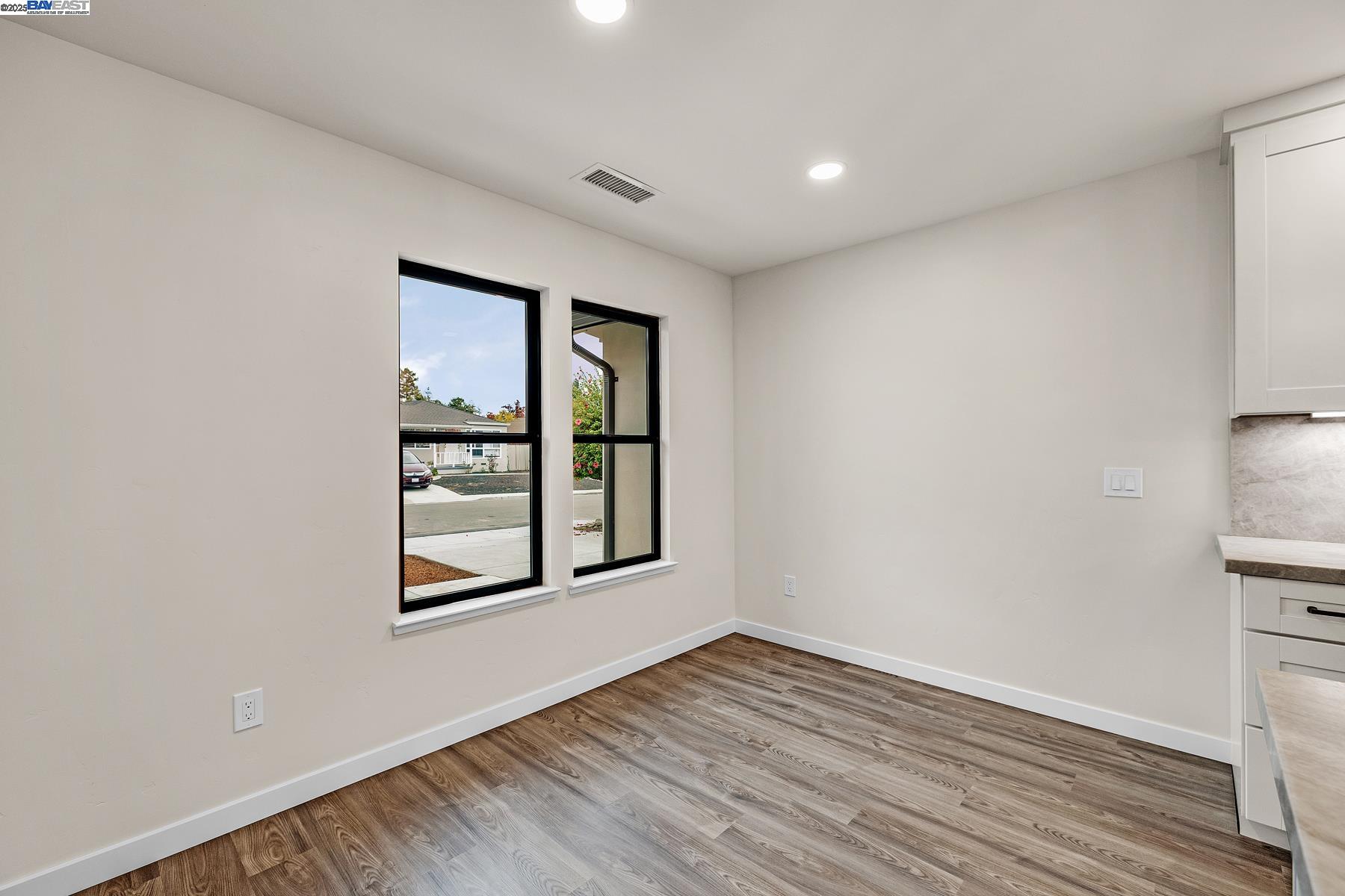 Detail Gallery Image 14 of 30 For 41422 Beatrice St, Fremont,  CA 94539 - 4 Beds | 3 Baths