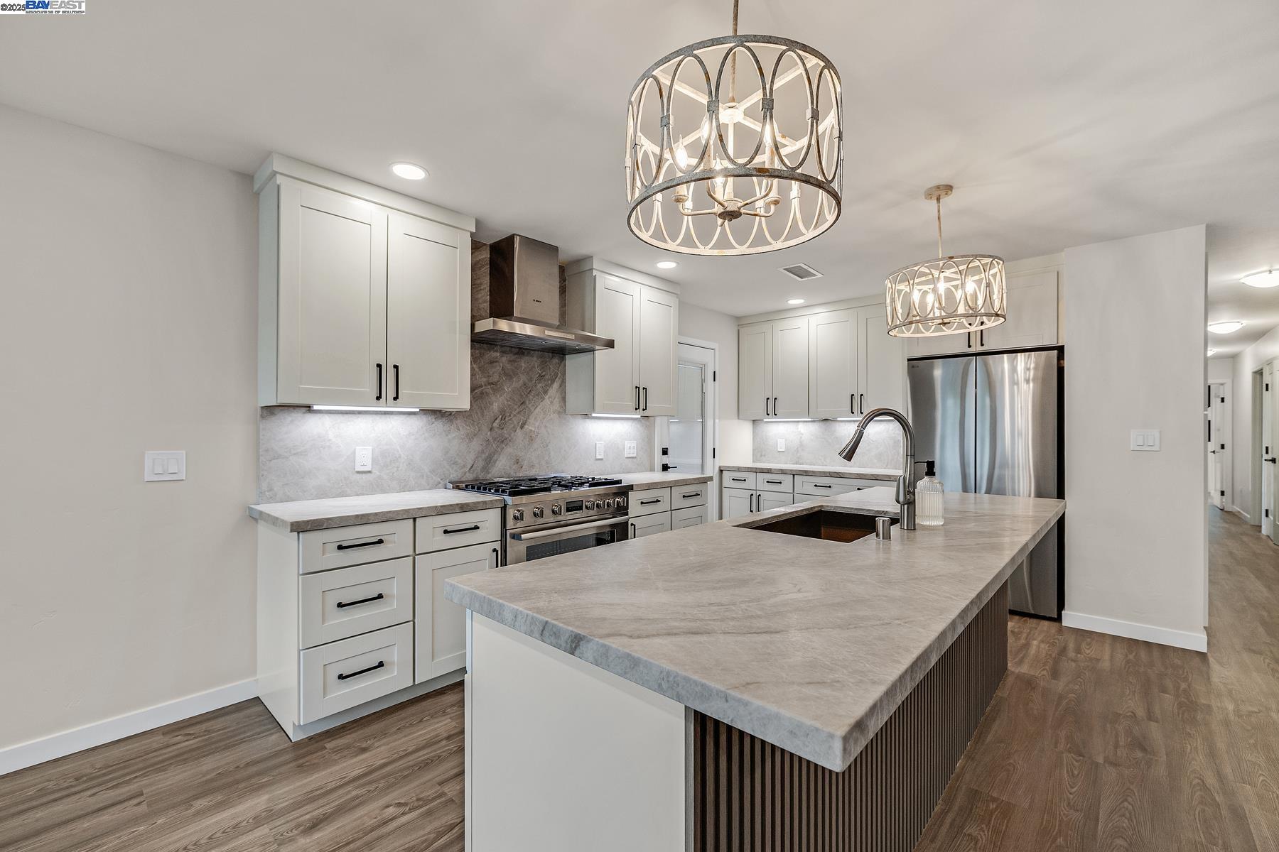 Detail Gallery Image 16 of 30 For 41422 Beatrice St, Fremont,  CA 94539 - 4 Beds | 3 Baths