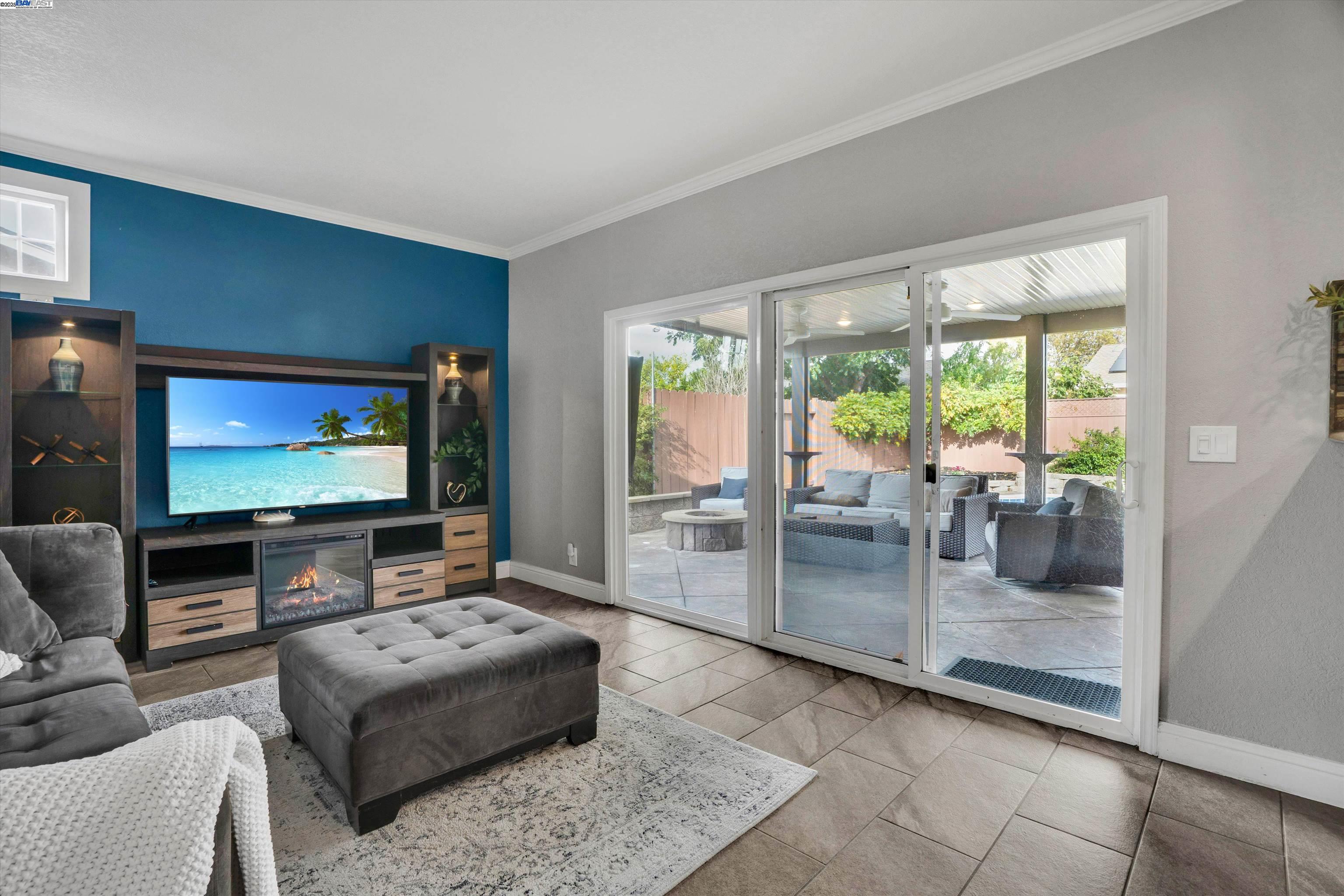 Detail Gallery Image 13 of 39 For 7347 Ione Ct, Dublin,  CA 94568 - 4 Beds | 2 Baths