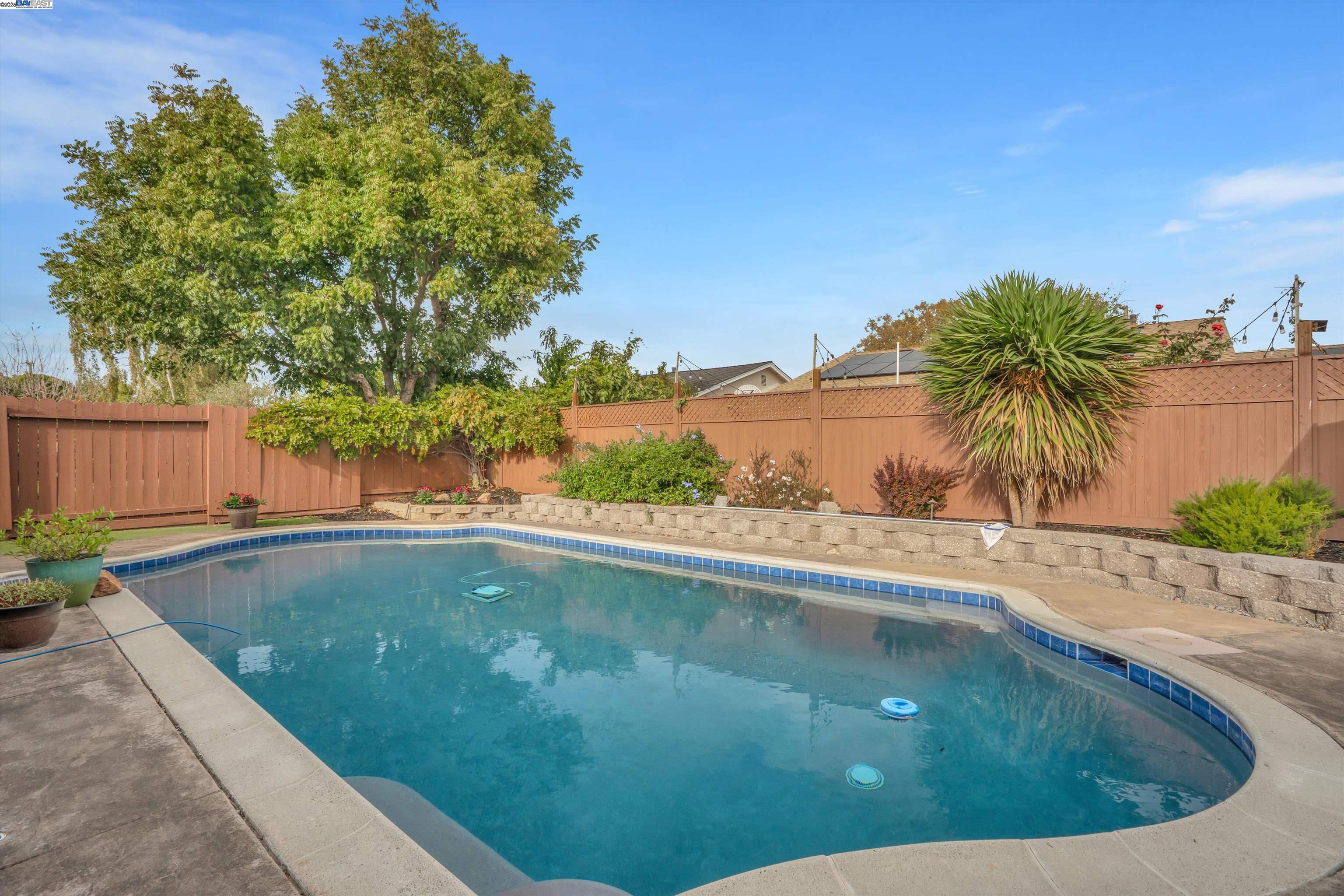 Detail Gallery Image 32 of 39 For 7347 Ione Ct, Dublin,  CA 94568 - 4 Beds | 2 Baths