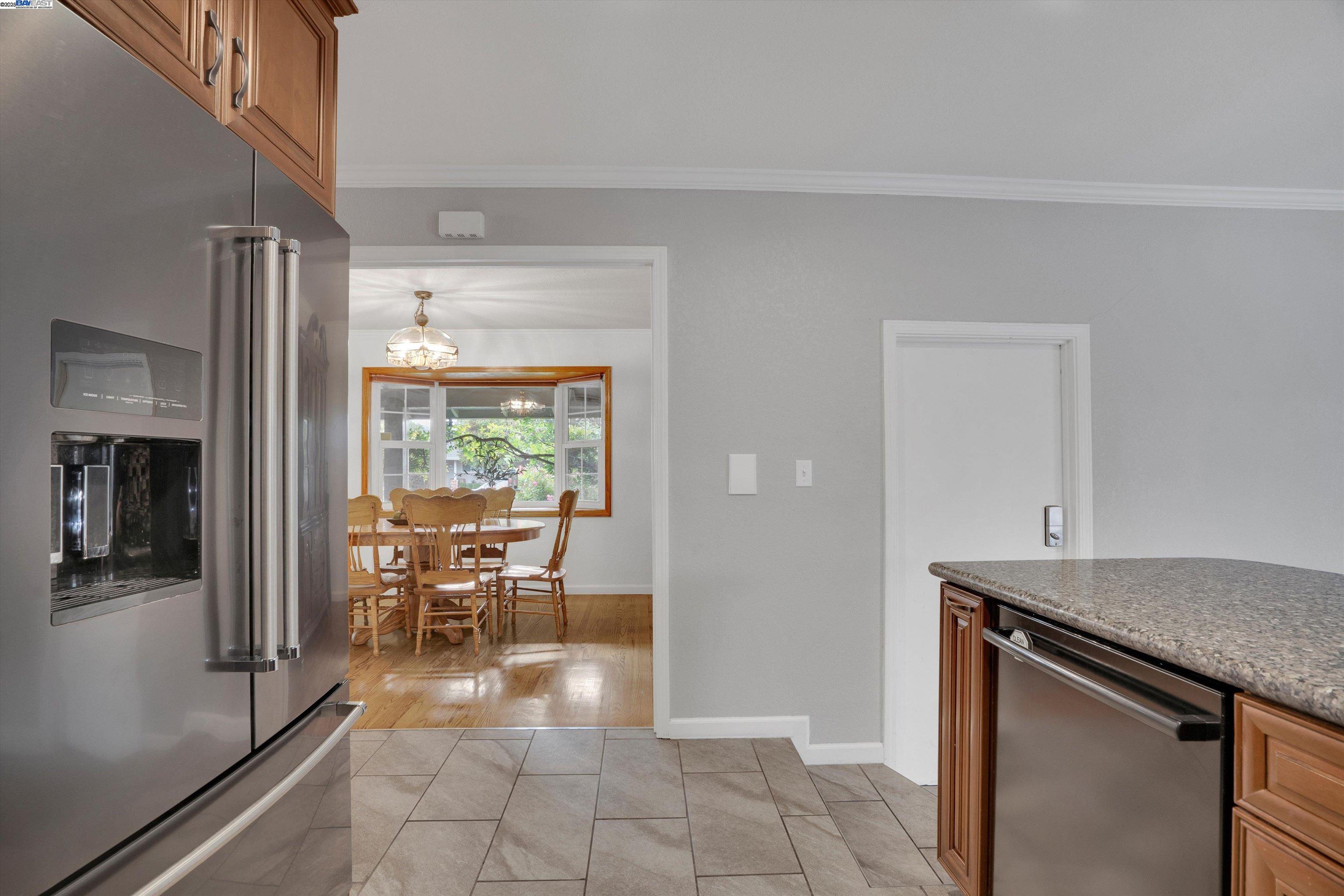 Detail Gallery Image 10 of 39 For 7347 Ione Ct, Dublin,  CA 94568 - 4 Beds | 2 Baths