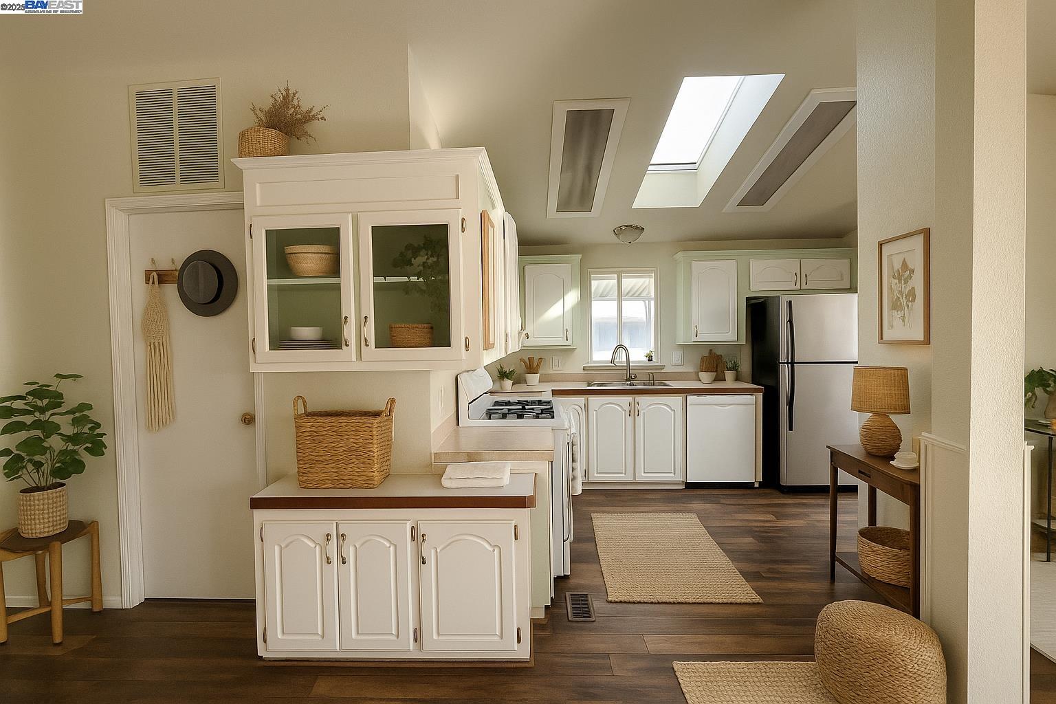 Detail Gallery Image 3 of 9 For 600 E Weddell Dr #9,  Sunnyvale,  CA 94086 - 3 Beds | 2 Baths