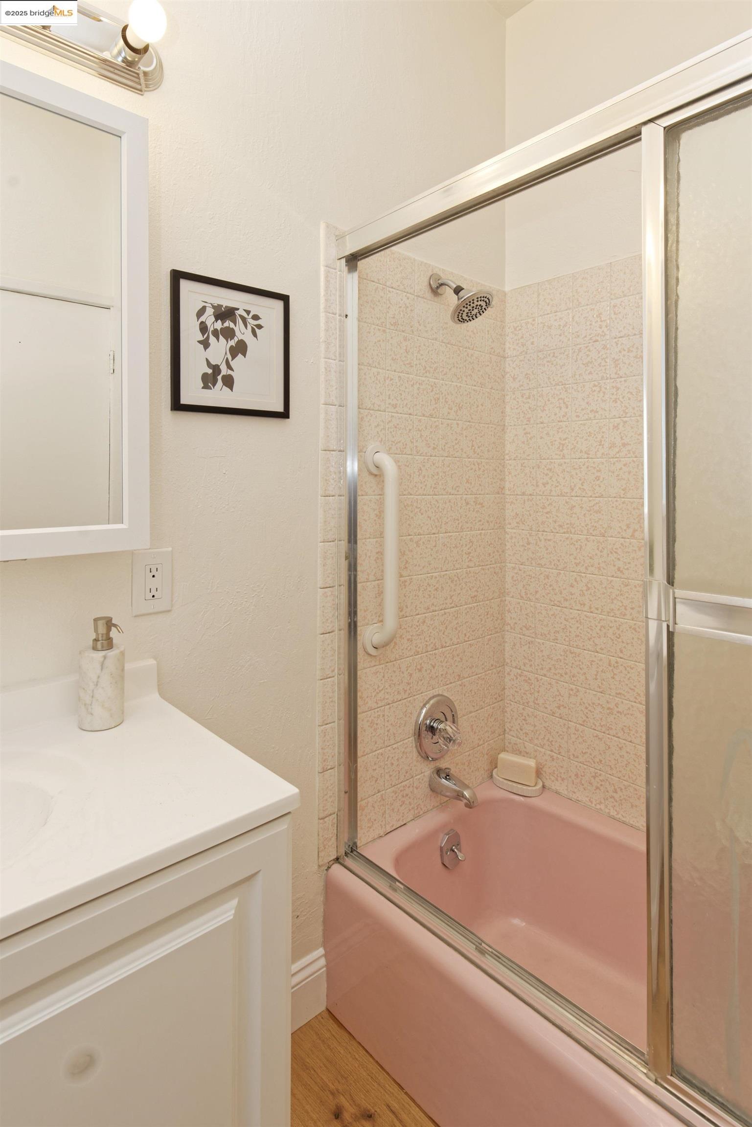 Detail Gallery Image 22 of 27 For 716 39th St, Oakland,  CA 94609 - 3 Beds | 2 Baths