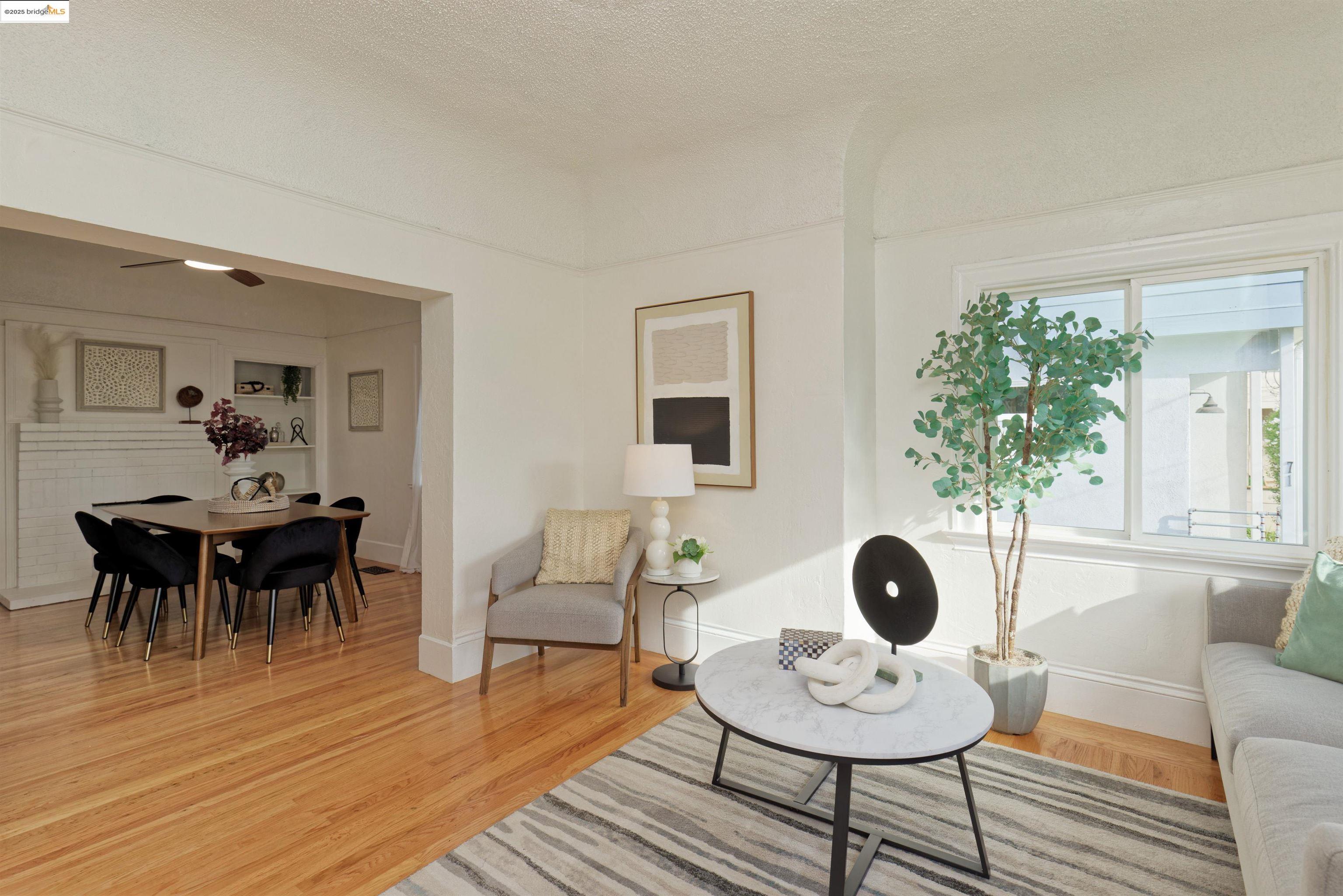 Detail Gallery Image 6 of 27 For 716 39th St, Oakland,  CA 94609 - 3 Beds | 2 Baths