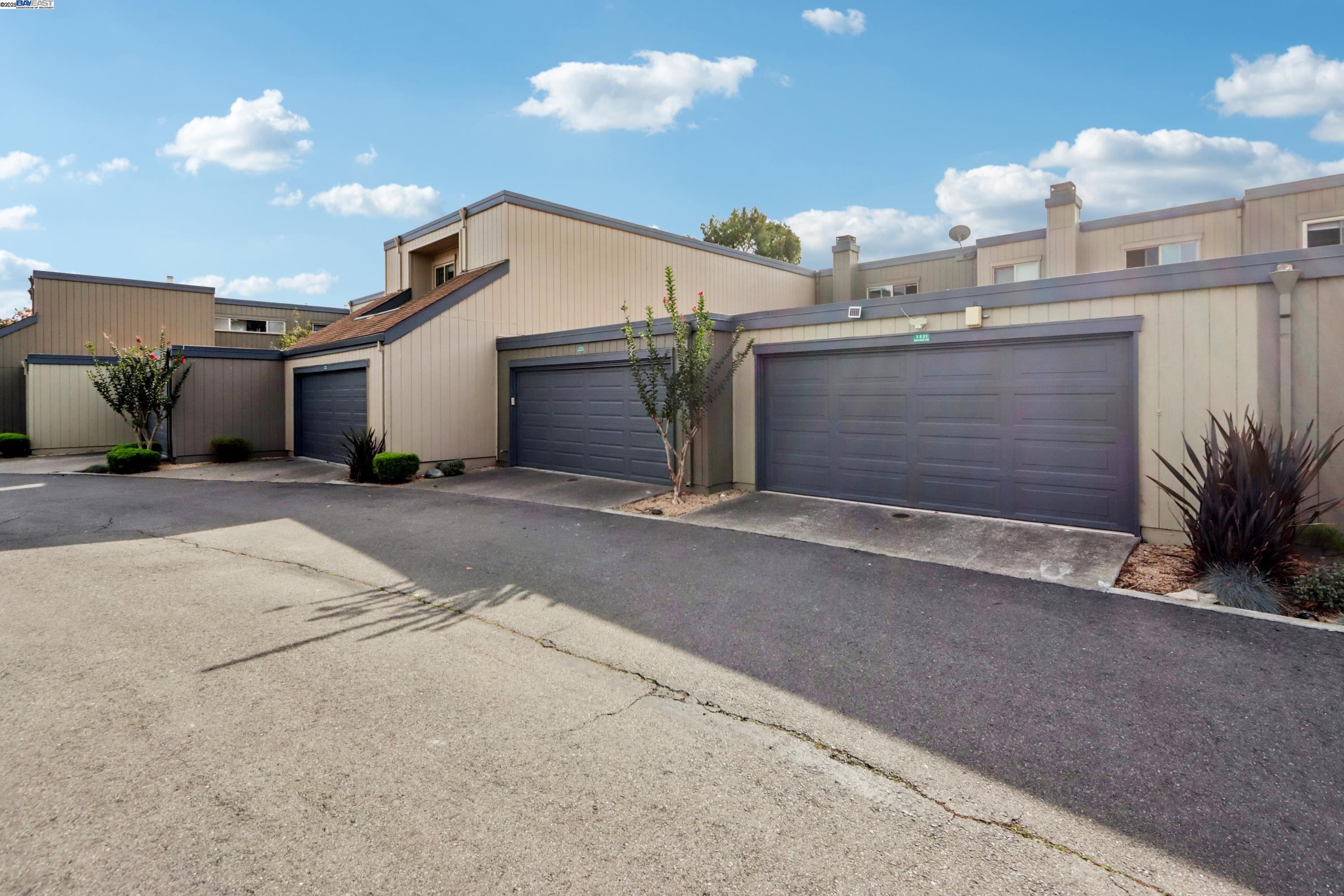 Detail Gallery Image 18 of 20 For 3523 Oleander Ave, Alameda,  CA 94502 - 2 Beds | 1/1 Baths