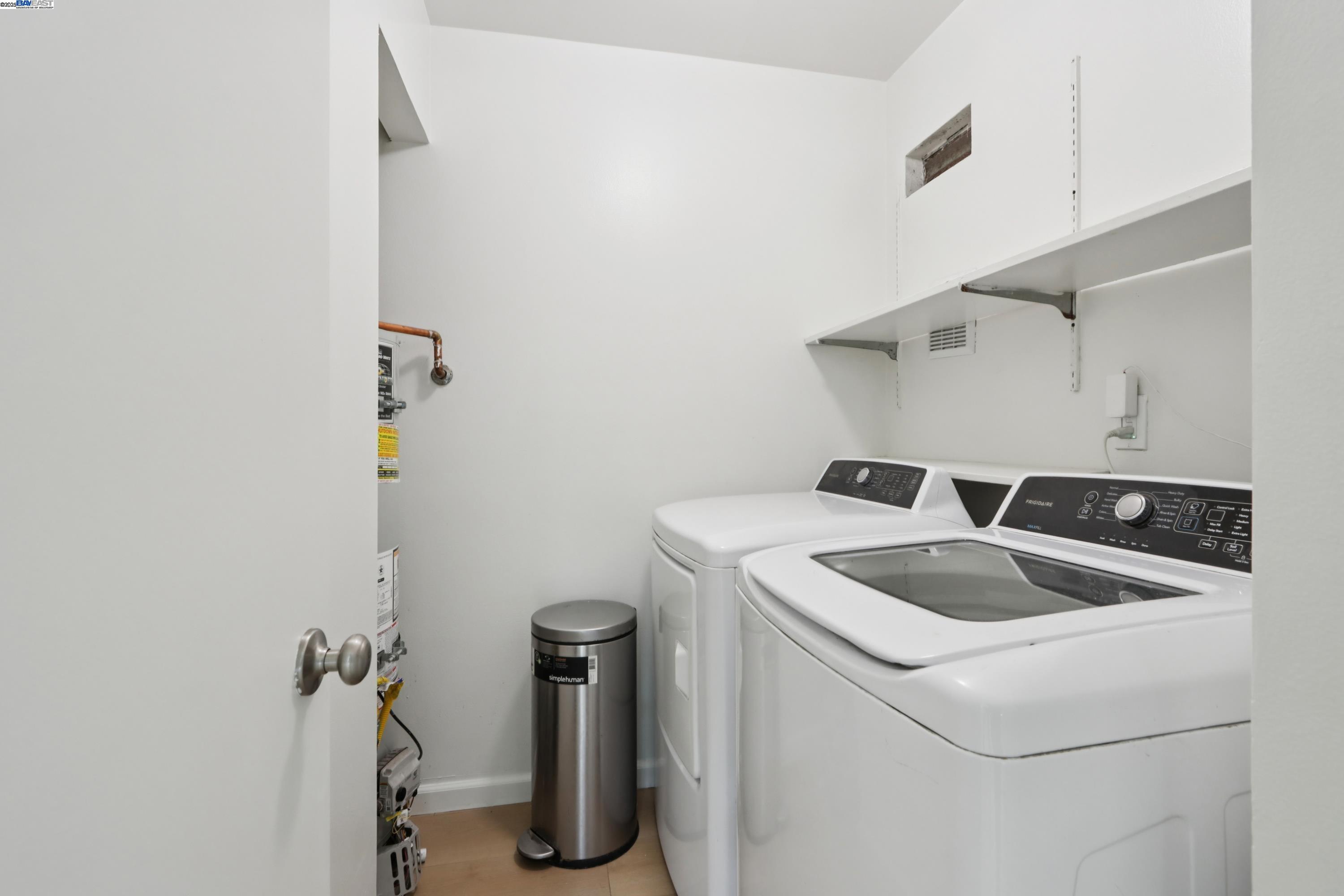 Detail Gallery Image 10 of 20 For 3523 Oleander Ave, Alameda,  CA 94502 - 2 Beds | 1/1 Baths