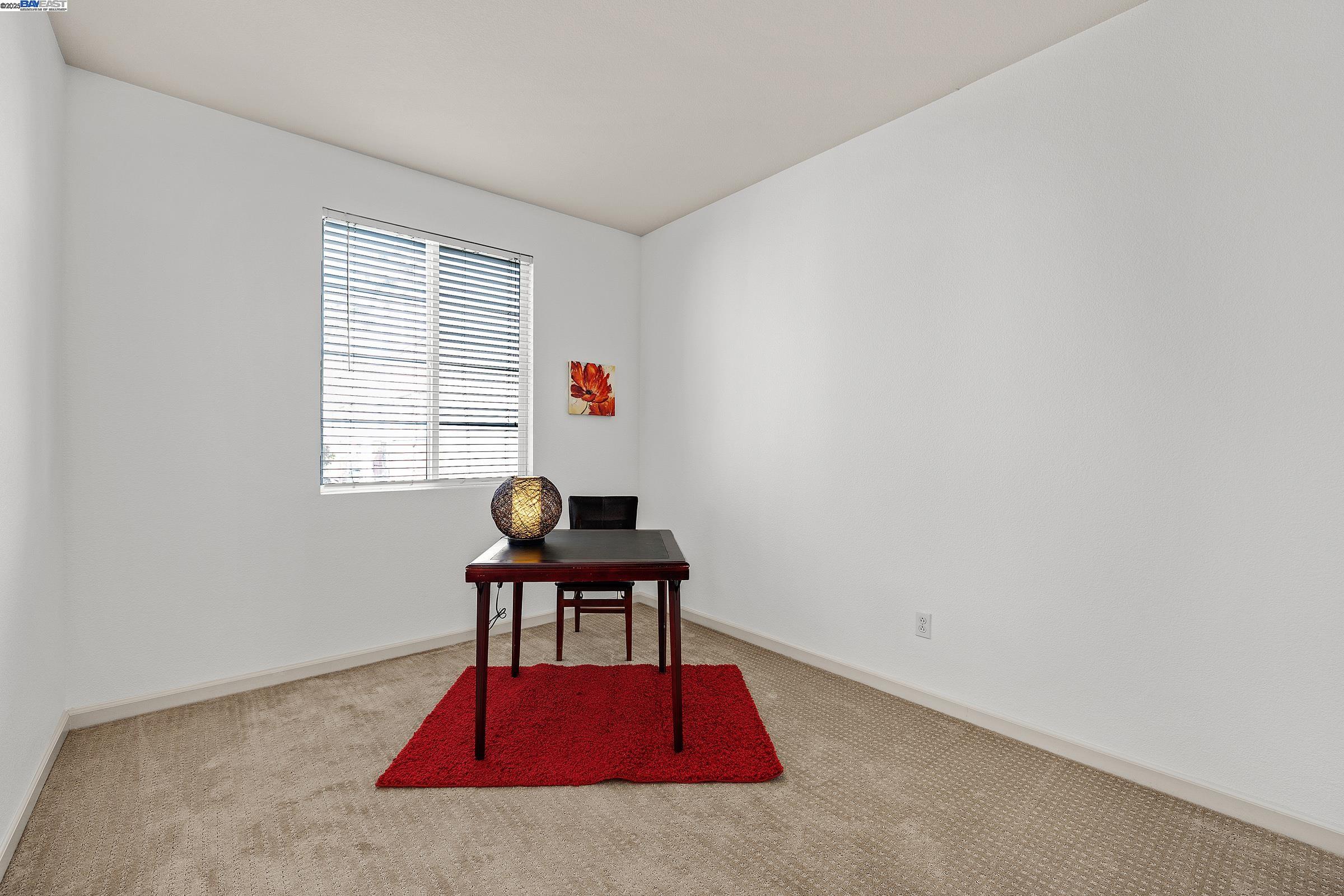 Detail Gallery Image 14 of 47 For 710 City Walk Pl #4,  Hayward,  CA 94541 - 3 Beds | 2/1 Baths