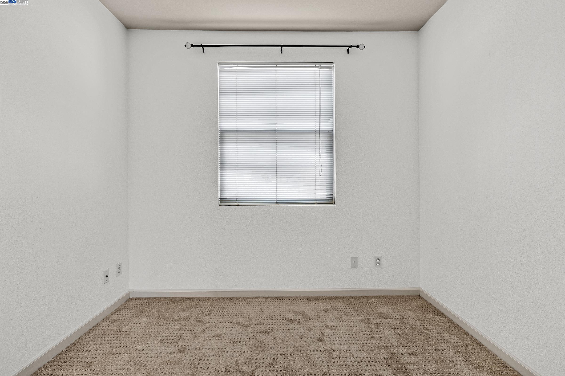 Detail Gallery Image 16 of 45 For 710 City Walk Pl #4,  Hayward,  CA 94541 - 3 Beds | 2/1 Baths