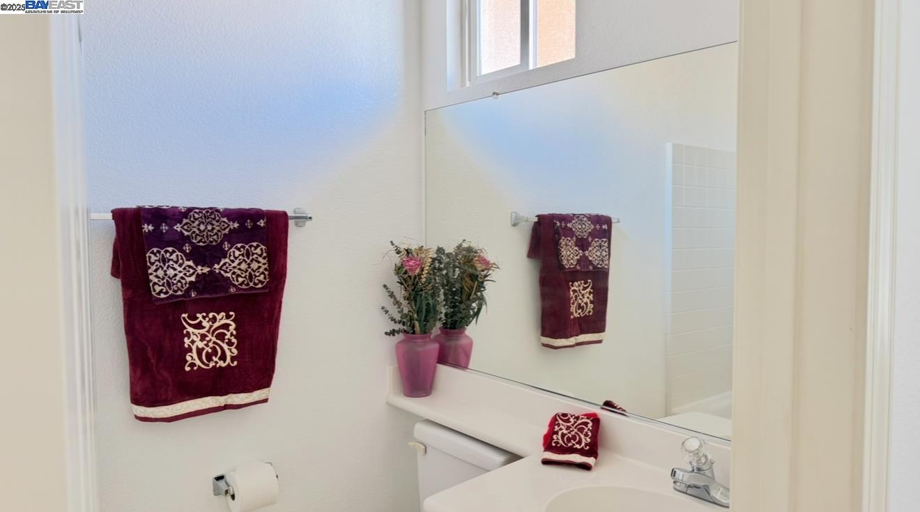 Detail Gallery Image 20 of 45 For 710 City Walk Pl #4,  Hayward,  CA 94541 - 3 Beds | 2/1 Baths