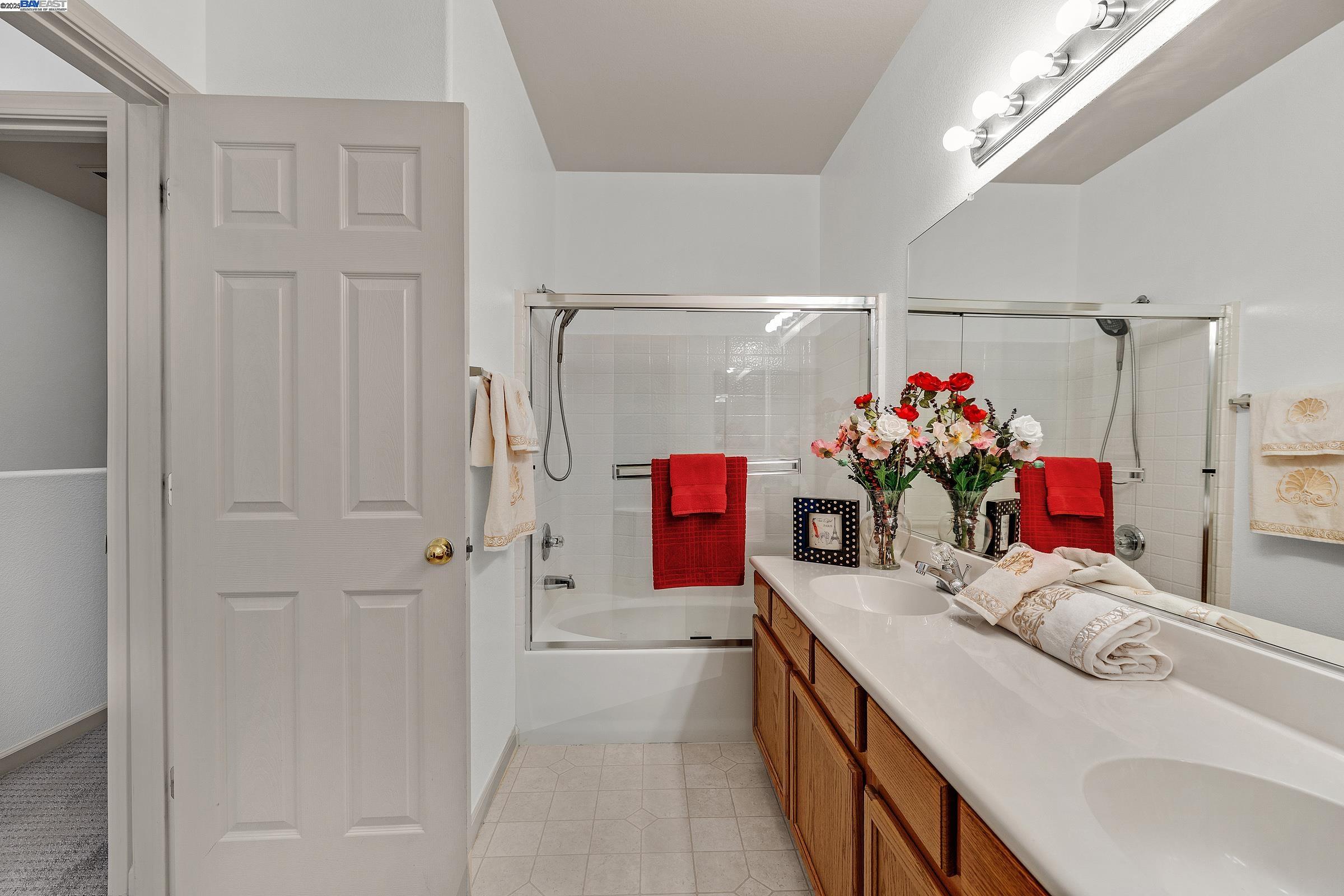 Detail Gallery Image 23 of 45 For 710 City Walk Pl #4,  Hayward,  CA 94541 - 3 Beds | 2/1 Baths
