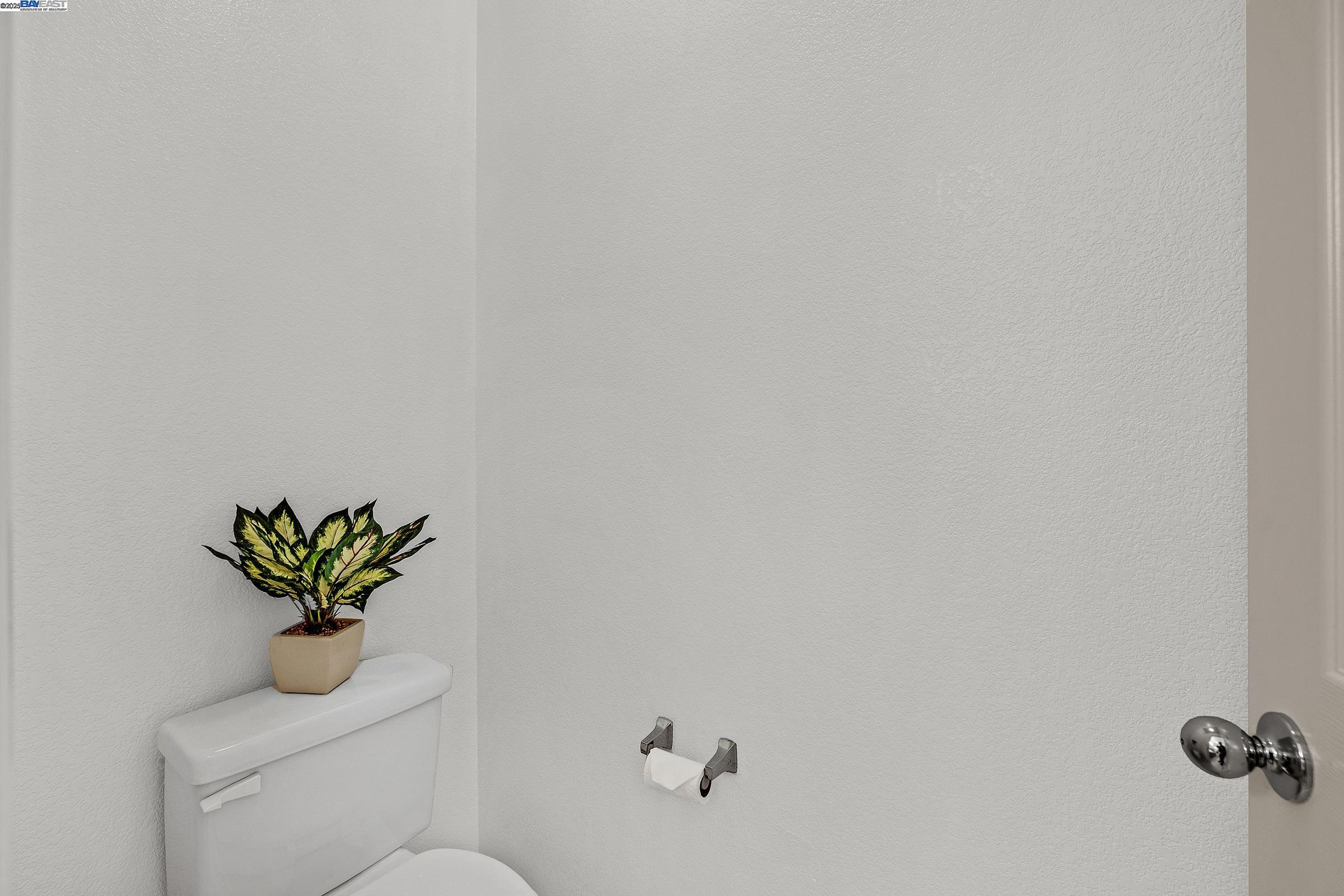 Detail Gallery Image 24 of 45 For 710 City Walk Pl #4,  Hayward,  CA 94541 - 3 Beds | 2/1 Baths