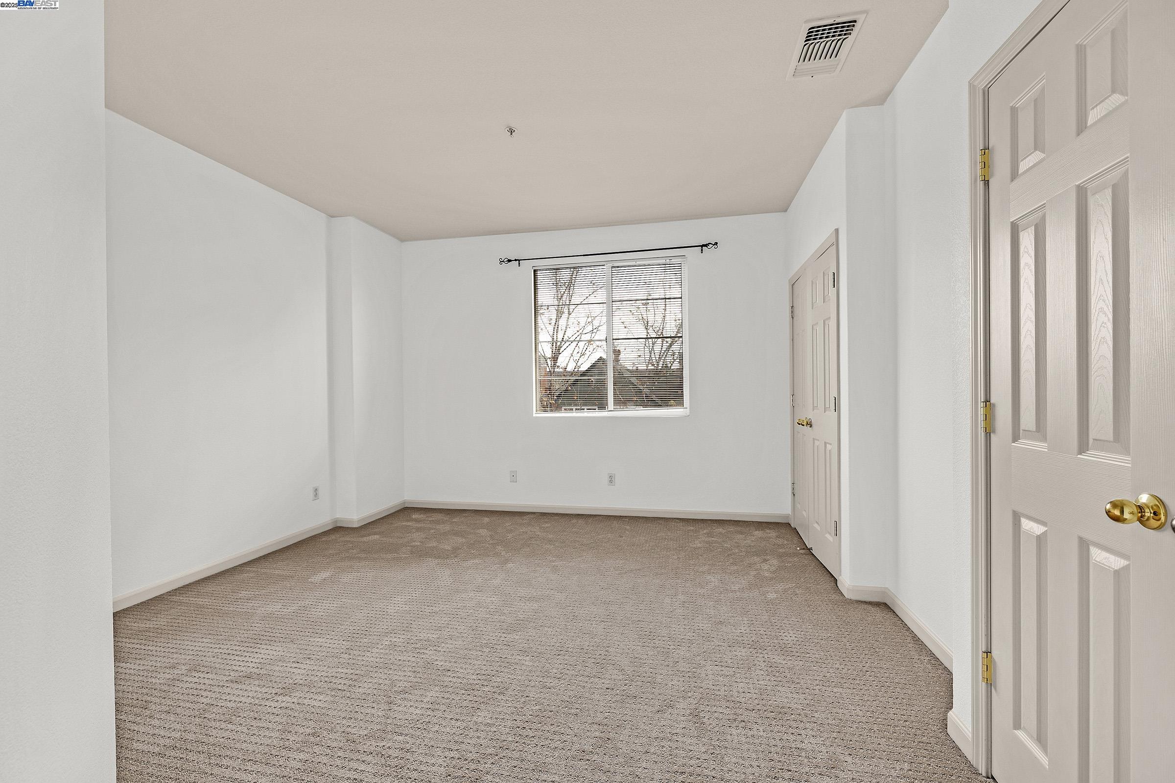 Detail Gallery Image 27 of 45 For 710 City Walk Pl #4,  Hayward,  CA 94541 - 3 Beds | 2/1 Baths