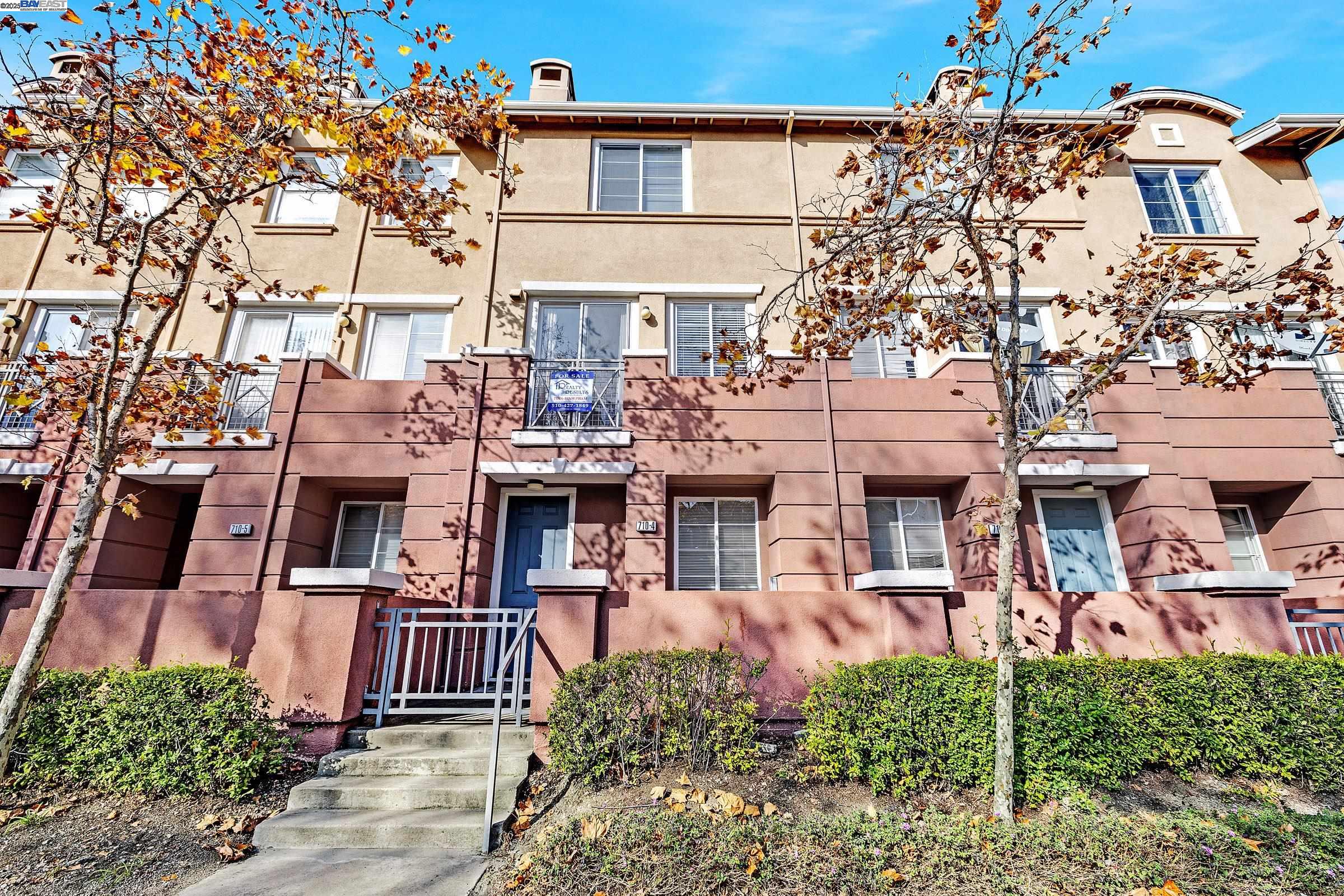 Detail Gallery Image 28 of 45 For 710 City Walk Pl #4,  Hayward,  CA 94541 - 3 Beds | 2/1 Baths