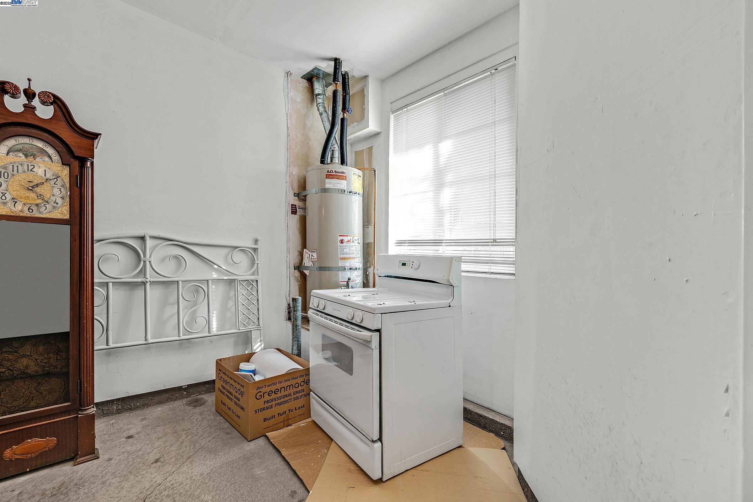 Detail Gallery Image 34 of 45 For 710 City Walk Pl #4,  Hayward,  CA 94541 - 3 Beds | 2/1 Baths