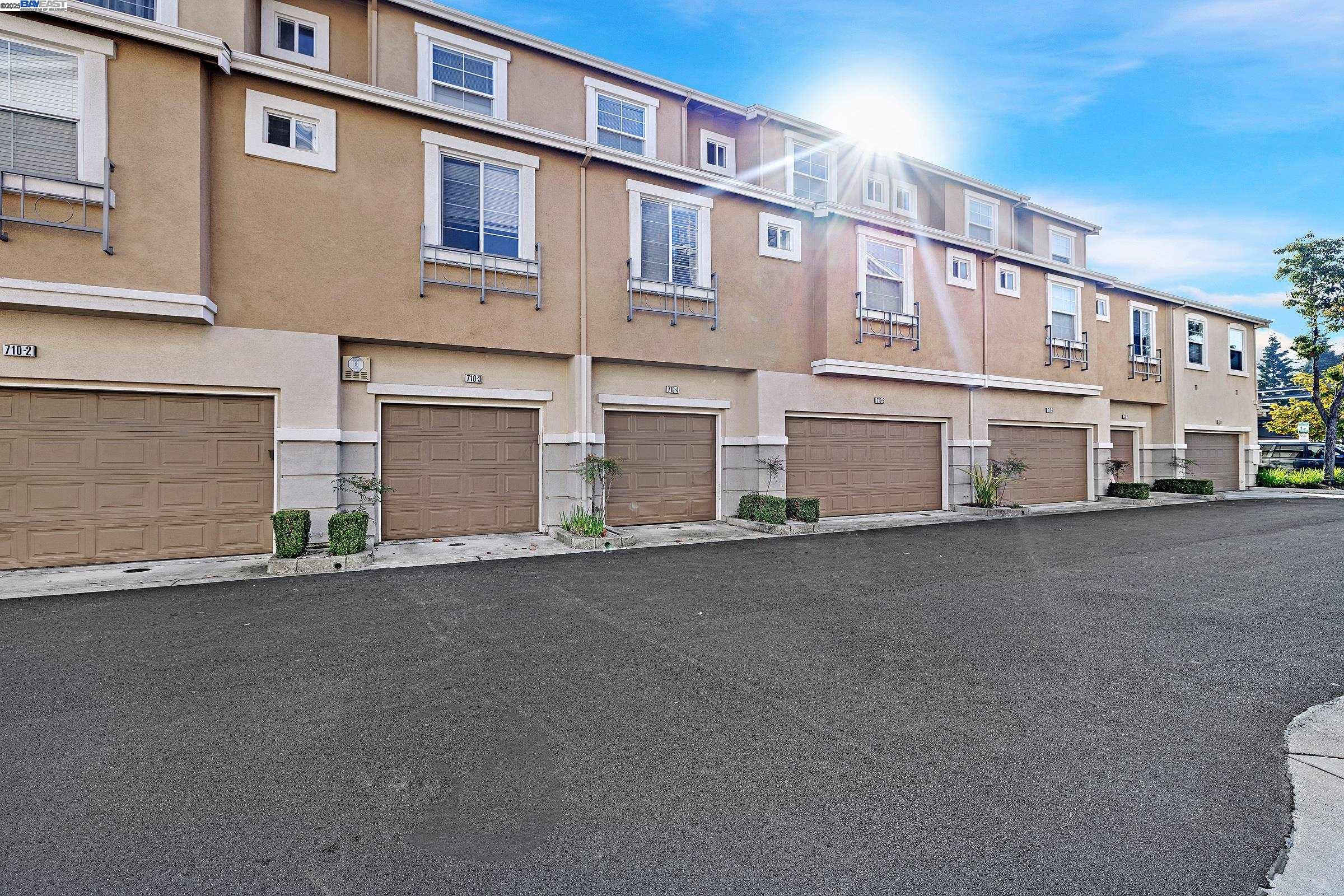 Detail Gallery Image 37 of 45 For 710 City Walk Pl #4,  Hayward,  CA 94541 - 3 Beds | 2/1 Baths