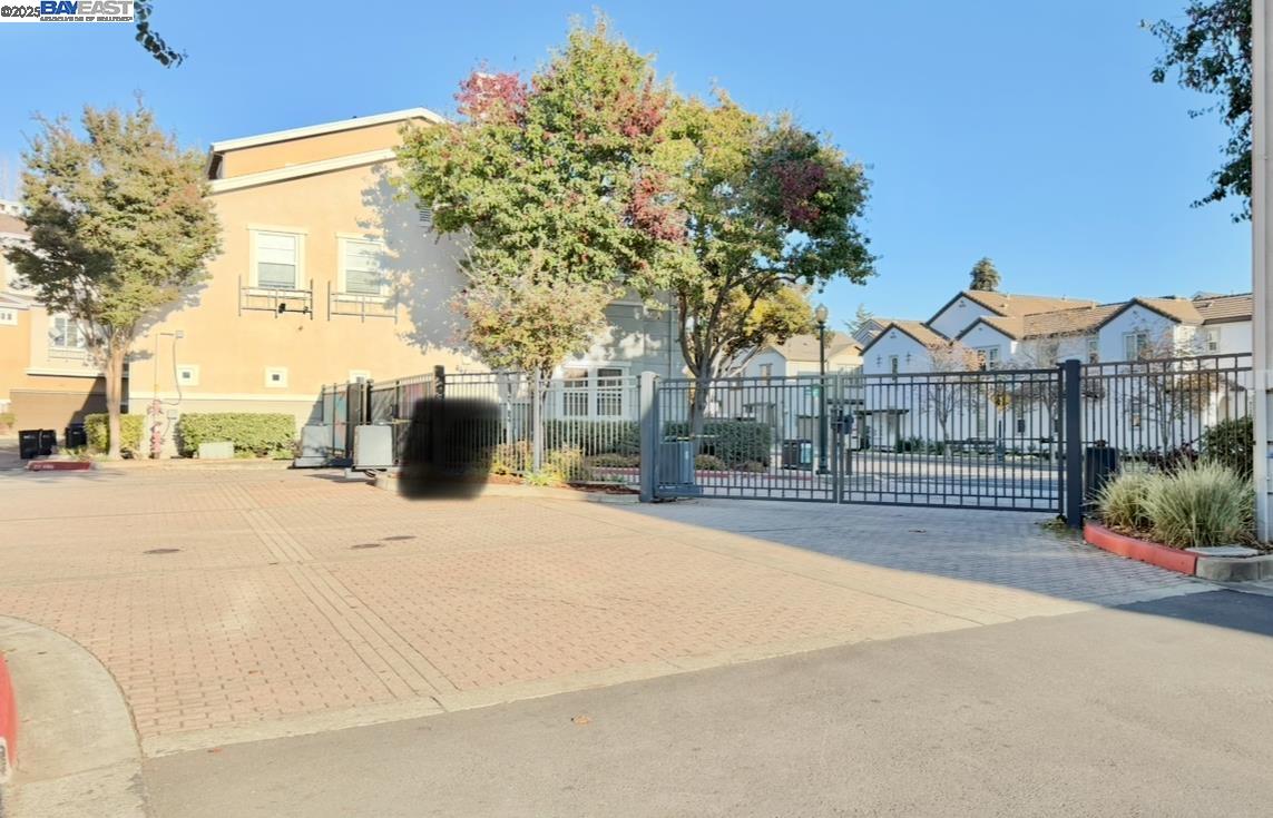 Detail Gallery Image 38 of 38 For 710 City Walk Pl #4,  Hayward,  CA 94541 - 3 Beds | 2/1 Baths