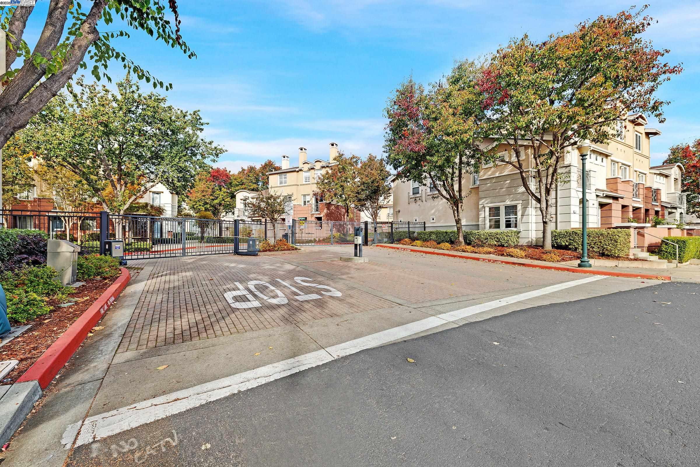 Detail Gallery Image 45 of 45 For 710 City Walk Pl #4,  Hayward,  CA 94541 - 3 Beds | 2/1 Baths