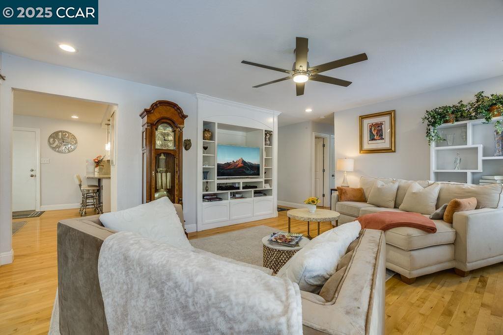 Detail Gallery Image 11 of 60 For 1221 Mcewing Ct, Concord,  CA 94521 - 3 Beds | 2 Baths