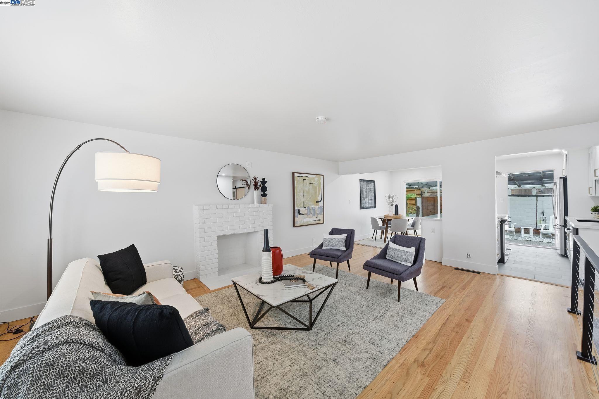 Detail Gallery Image 2 of 38 For 24006 Azevedo Ave, Hayward,  CA 94541 - 3 Beds | 2/1 Baths