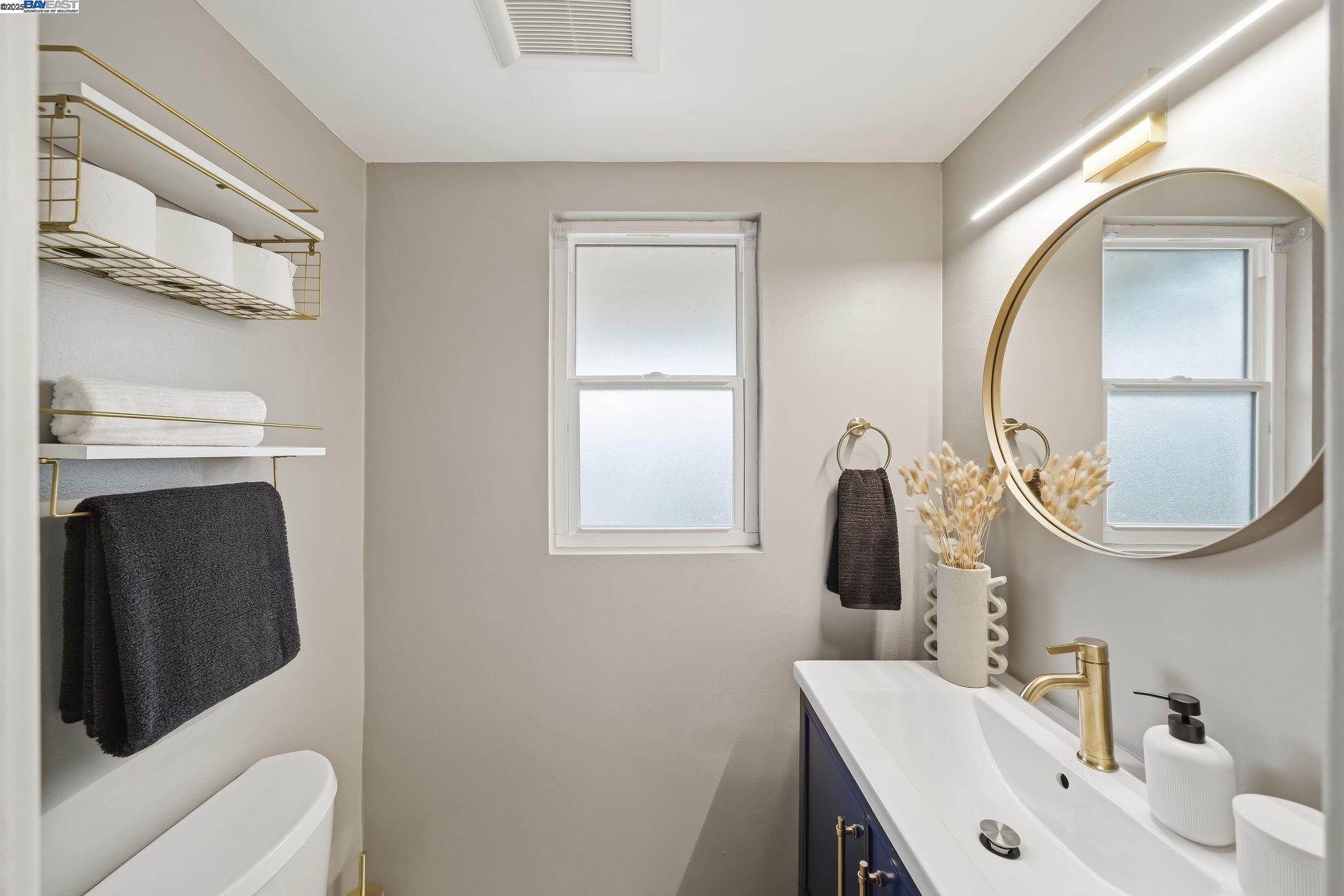 Detail Gallery Image 24 of 38 For 24006 Azevedo Ave, Hayward,  CA 94541 - 3 Beds | 2/1 Baths