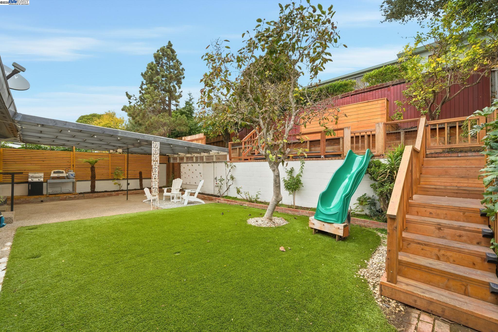 Detail Gallery Image 29 of 38 For 24006 Azevedo Ave, Hayward,  CA 94541 - 3 Beds | 2/1 Baths