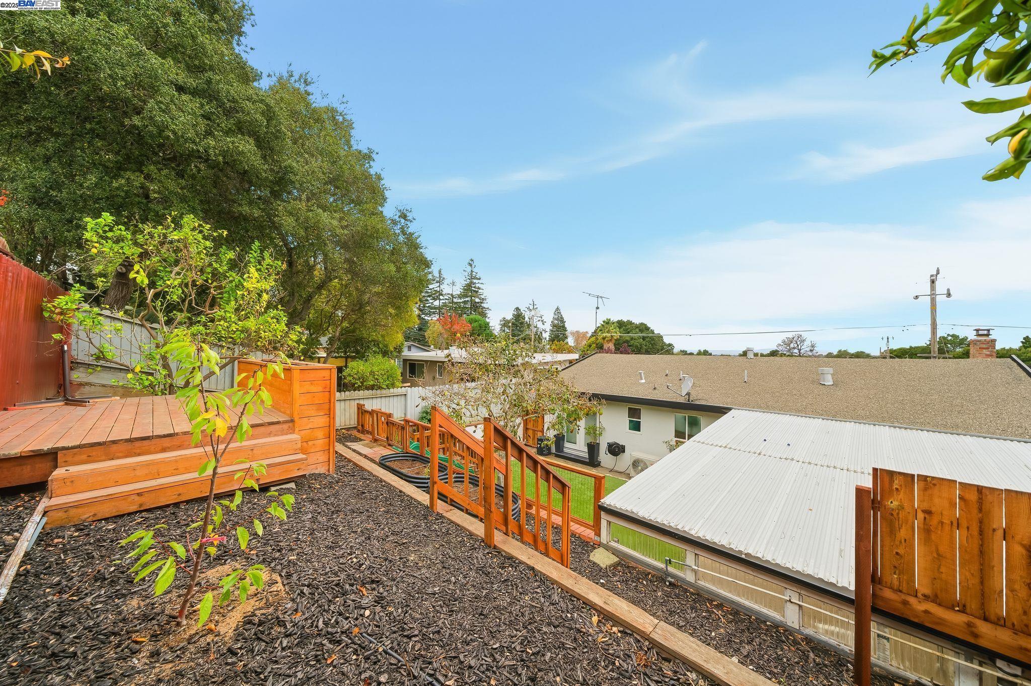 Detail Gallery Image 31 of 38 For 24006 Azevedo Ave, Hayward,  CA 94541 - 3 Beds | 2/1 Baths
