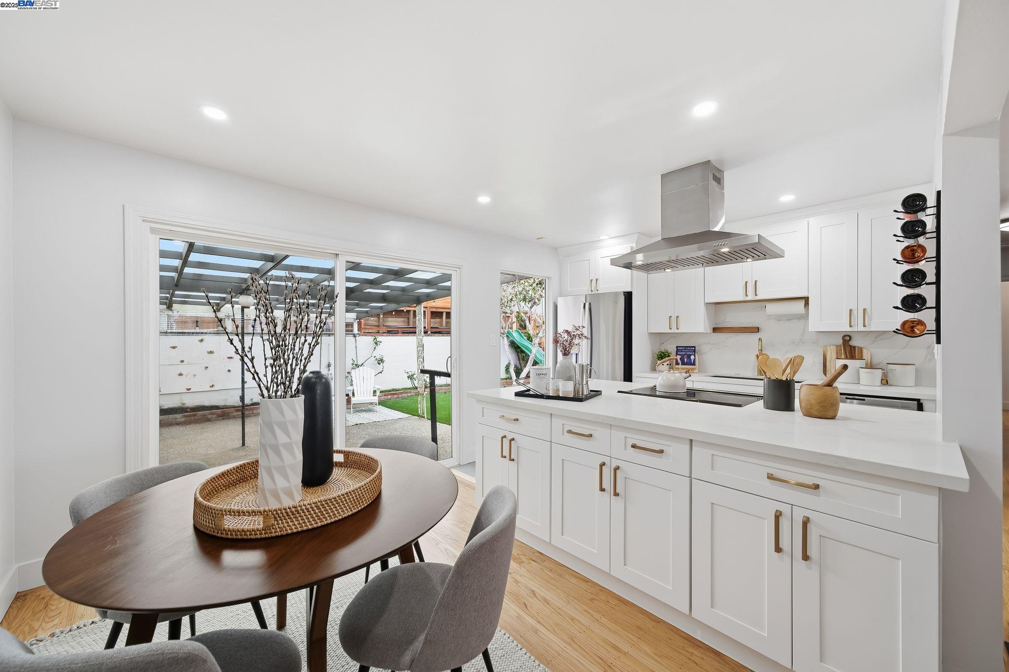 Detail Gallery Image 7 of 38 For 24006 Azevedo Ave, Hayward,  CA 94541 - 3 Beds | 2/1 Baths