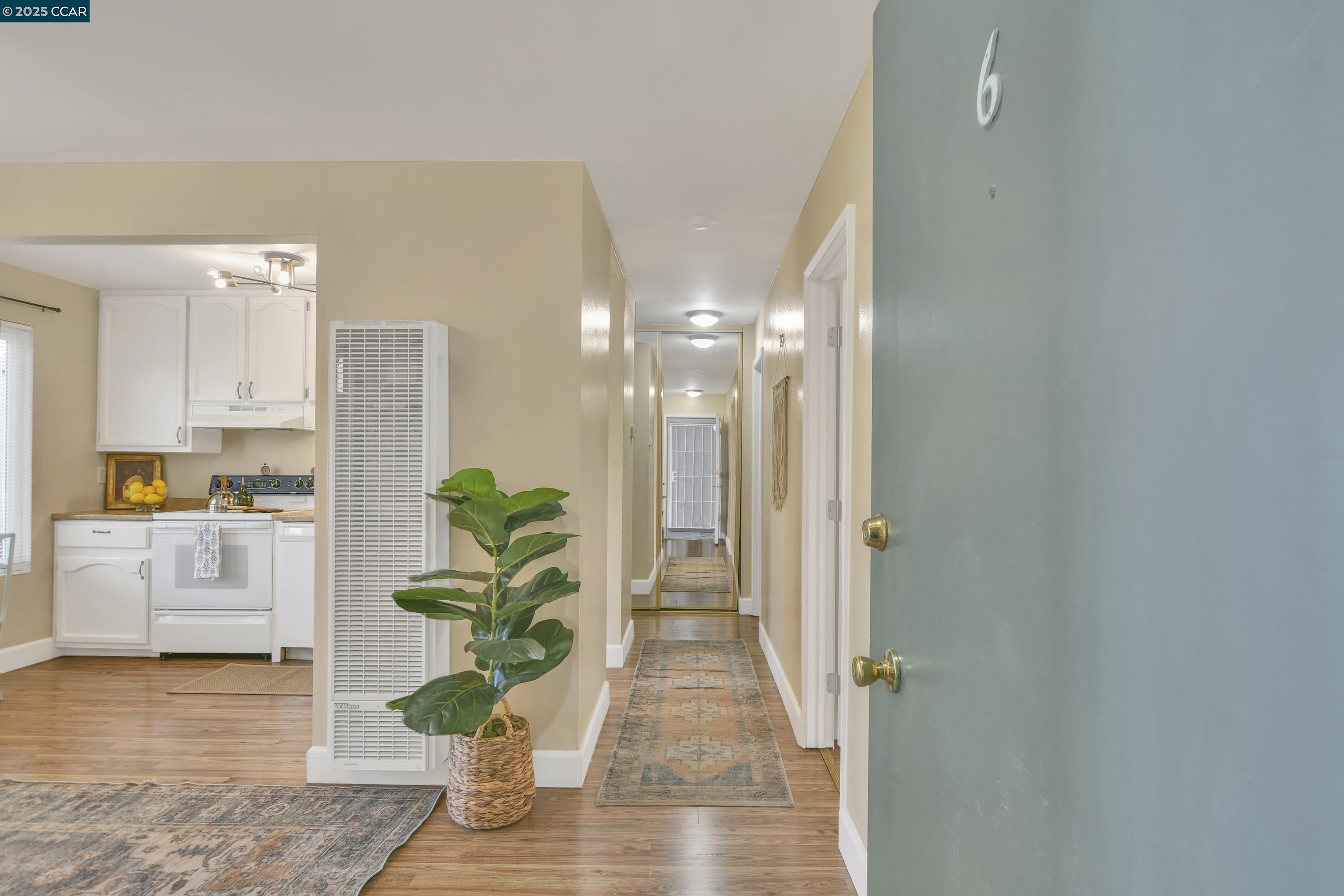 Detail Gallery Image 3 of 16 For 4888 Clayton Rd #6,  Concord,  CA 94521 - 2 Beds | 1 Baths