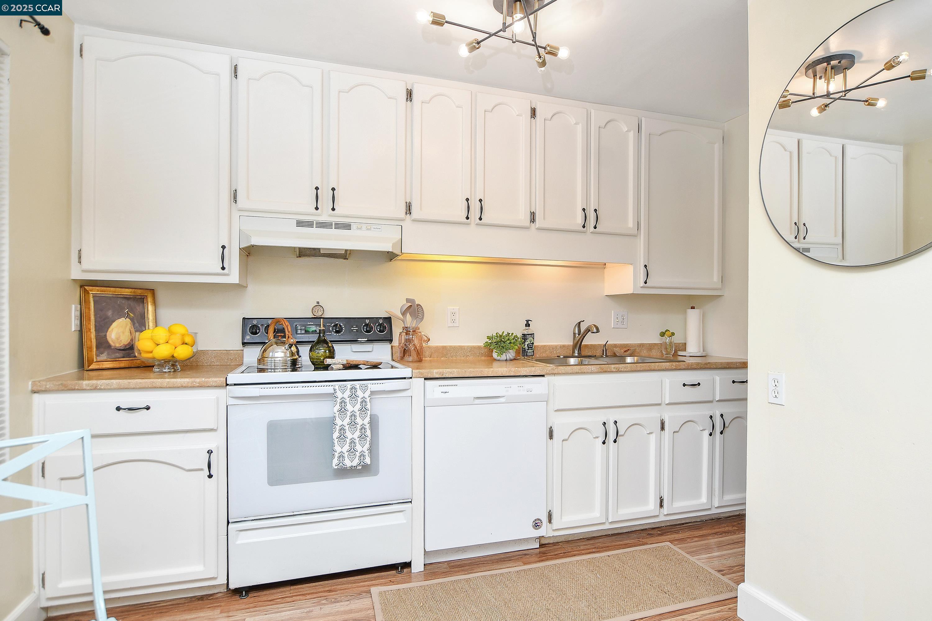 Detail Gallery Image 8 of 16 For 4888 Clayton Rd #6,  Concord,  CA 94521 - 2 Beds | 1 Baths