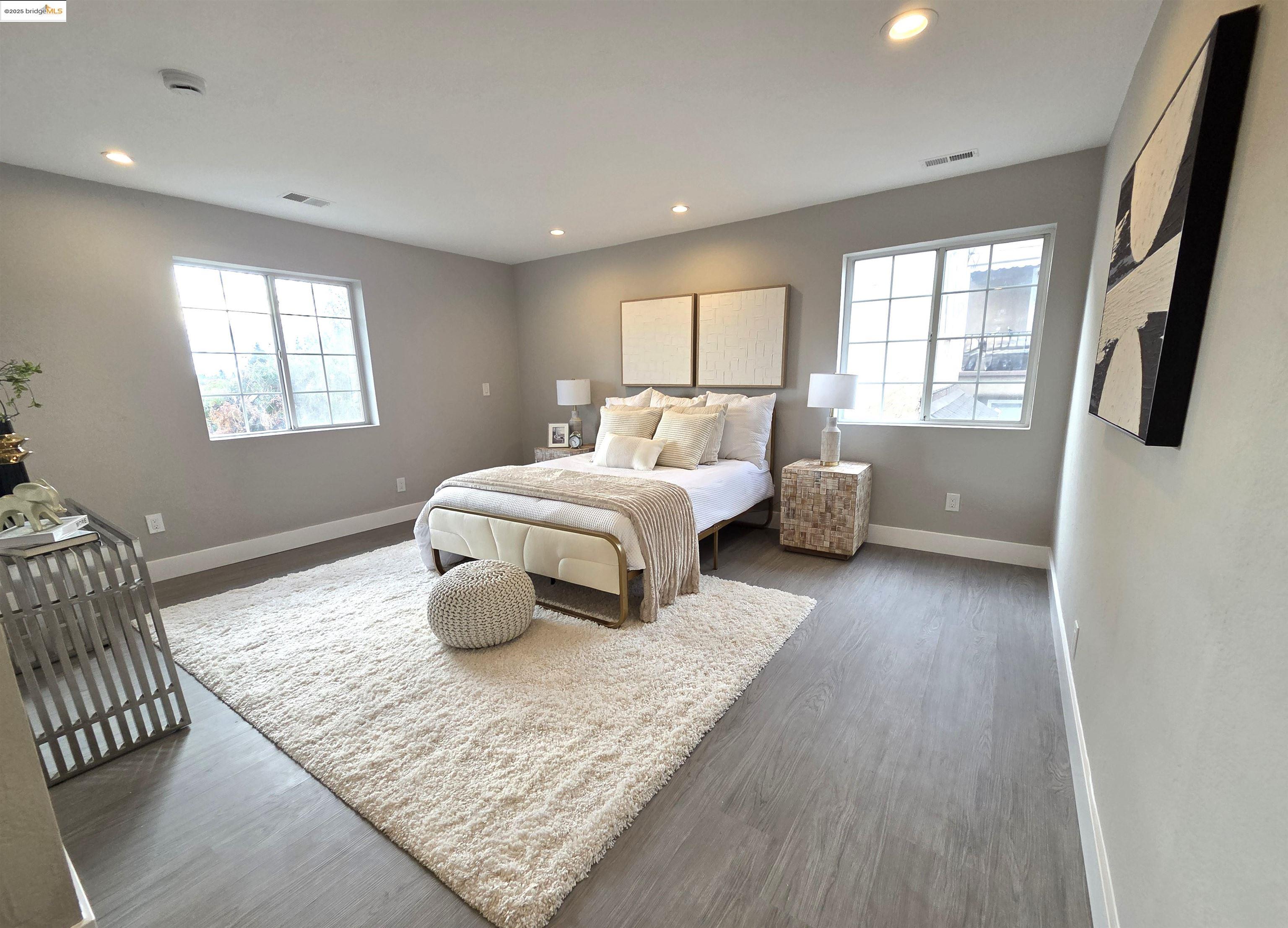 Detail Gallery Image 11 of 24 For 14851 Boulevard Ct, Castro Valley,  CA 94578 - 5 Beds | 3 Baths