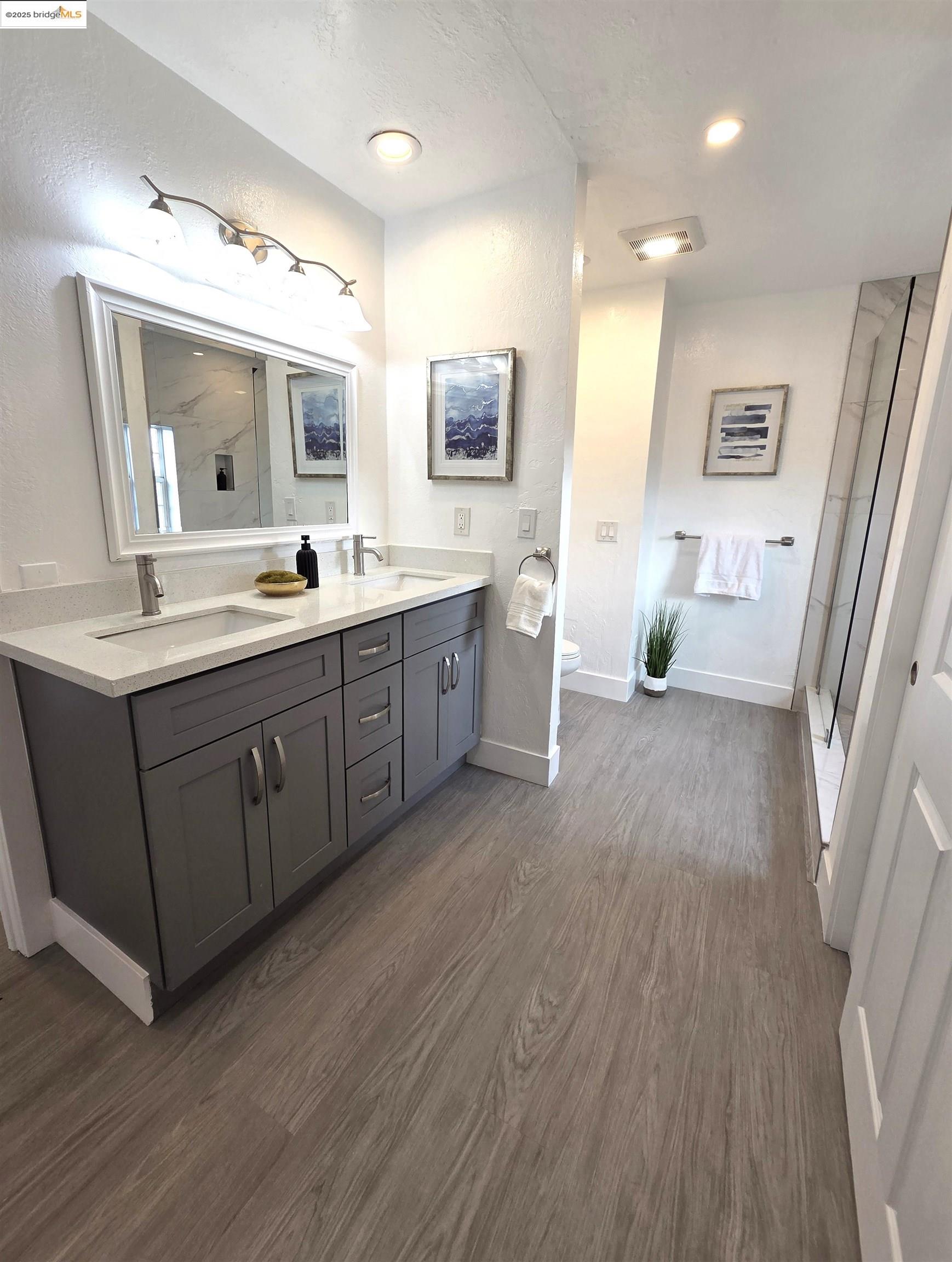 Detail Gallery Image 13 of 24 For 14851 Boulevard Ct, Castro Valley,  CA 94578 - 5 Beds | 3 Baths