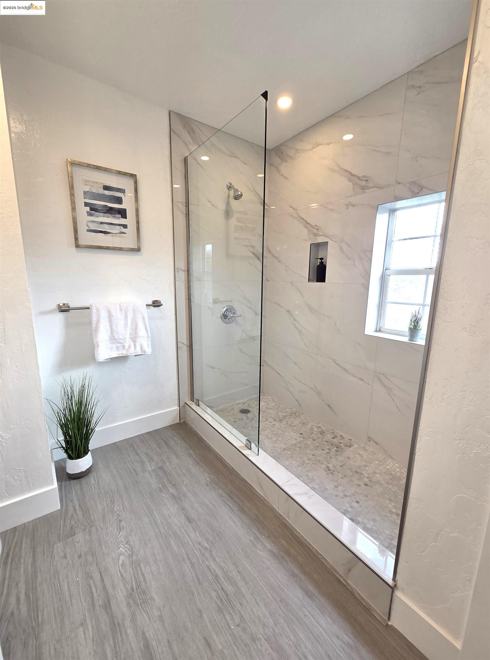 Detail Gallery Image 14 of 24 For 14851 Boulevard Ct, Castro Valley,  CA 94578 - 5 Beds | 3 Baths