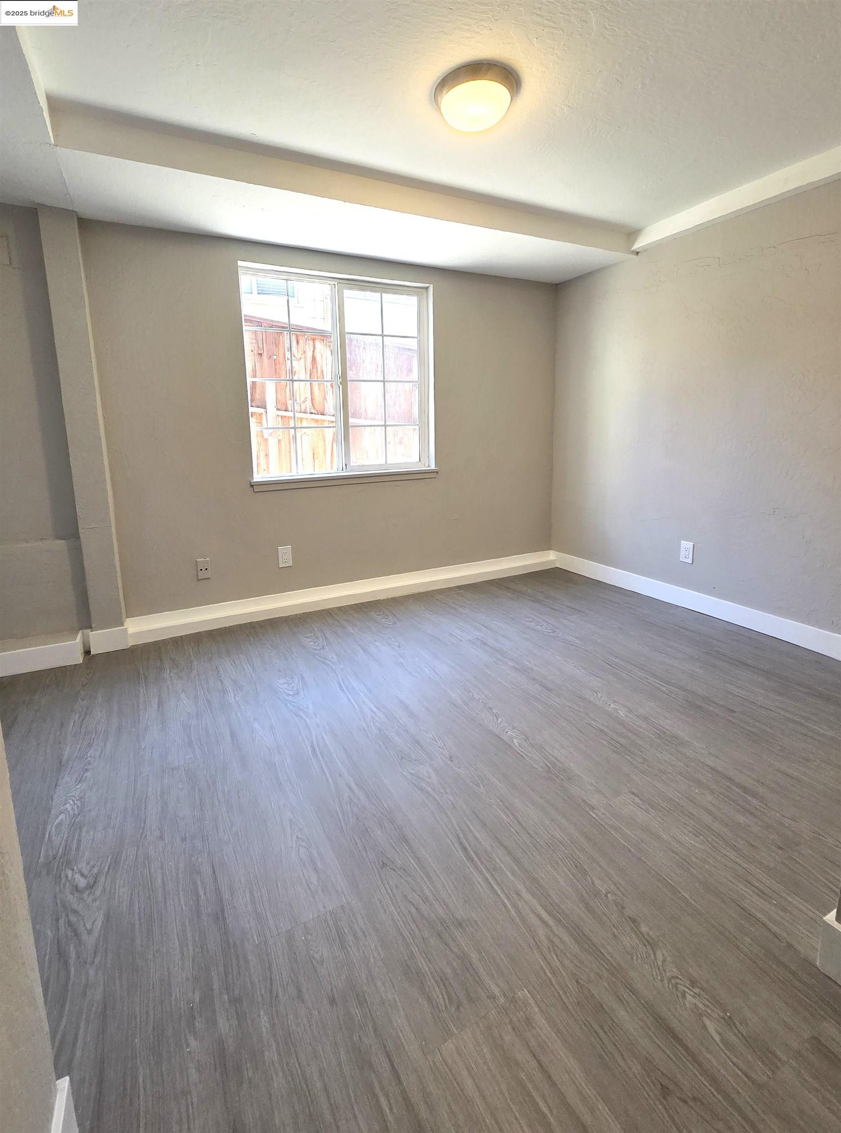 Detail Gallery Image 22 of 24 For 14851 Boulevard Ct, Castro Valley,  CA 94578 - 5 Beds | 3 Baths