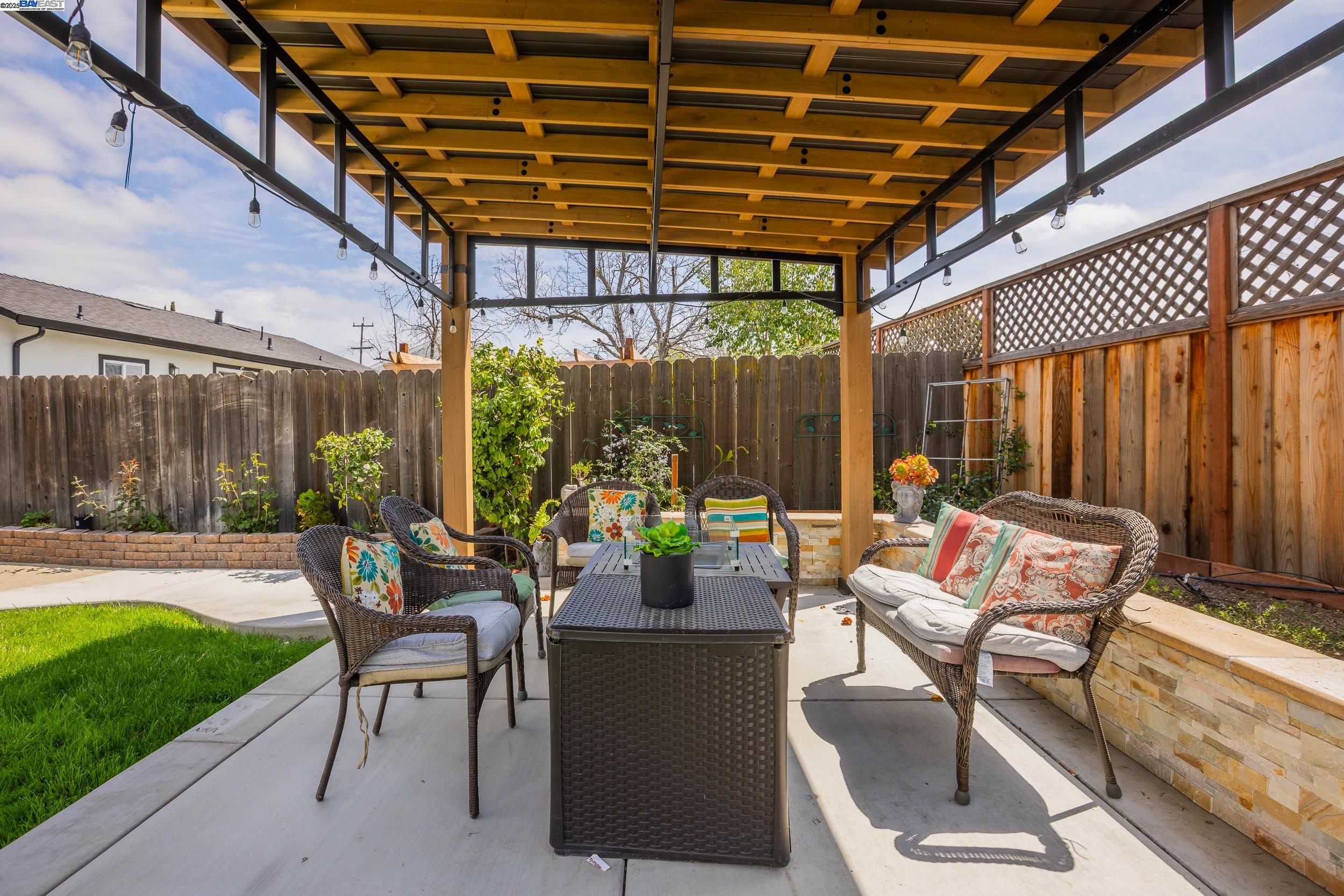 Detail Gallery Image 28 of 37 For 955 Ventura Ave, Livermore,  CA 94551 - 3 Beds | 2 Baths