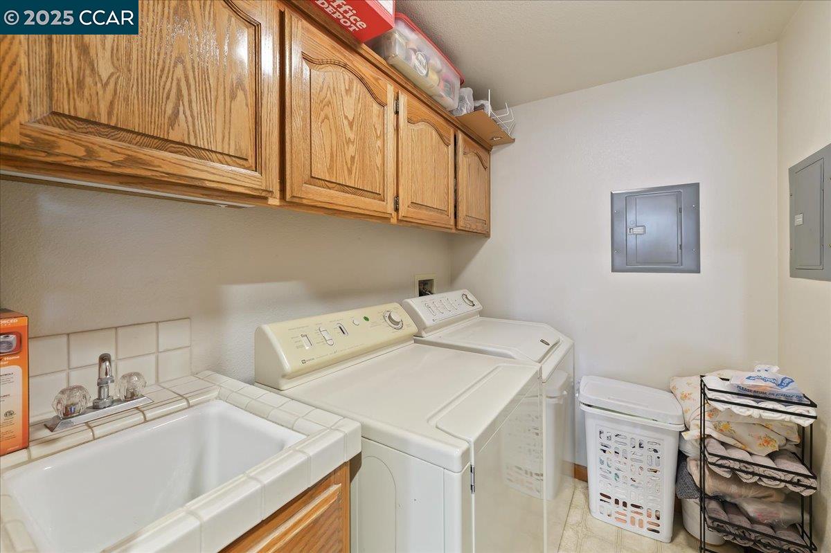 Detail Gallery Image 19 of 33 For 75 Barrons Pl, Danville,  CA 94526 - 4 Beds | 3 Baths