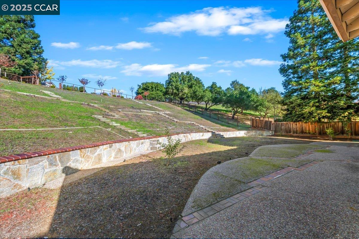 Detail Gallery Image 29 of 33 For 75 Barrons Pl, Danville,  CA 94526 - 4 Beds | 3 Baths