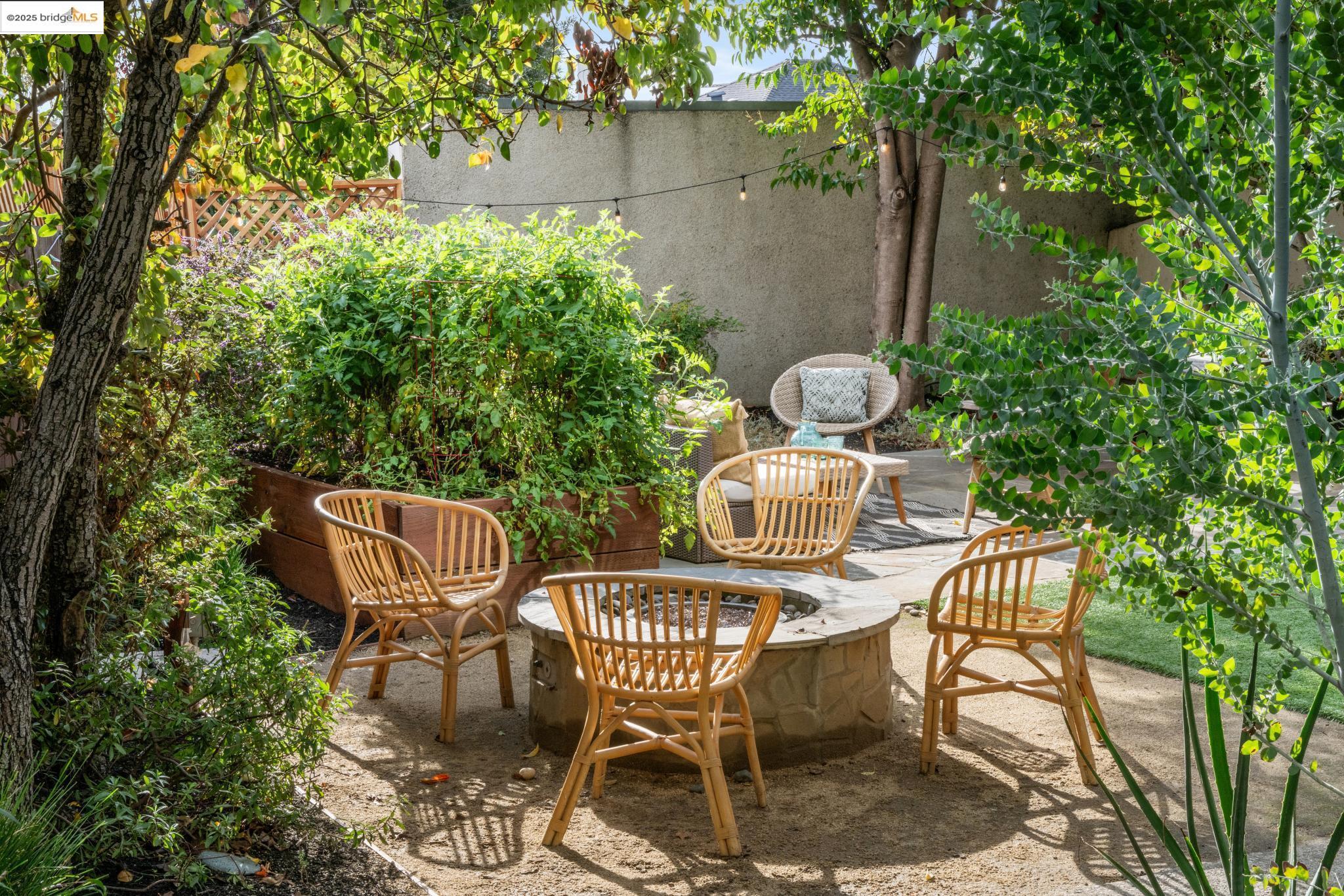 Detail Gallery Image 38 of 49 For 919 Mckinley Ave, Oakland,  CA 94610 - 3 Beds | 1/1 Baths