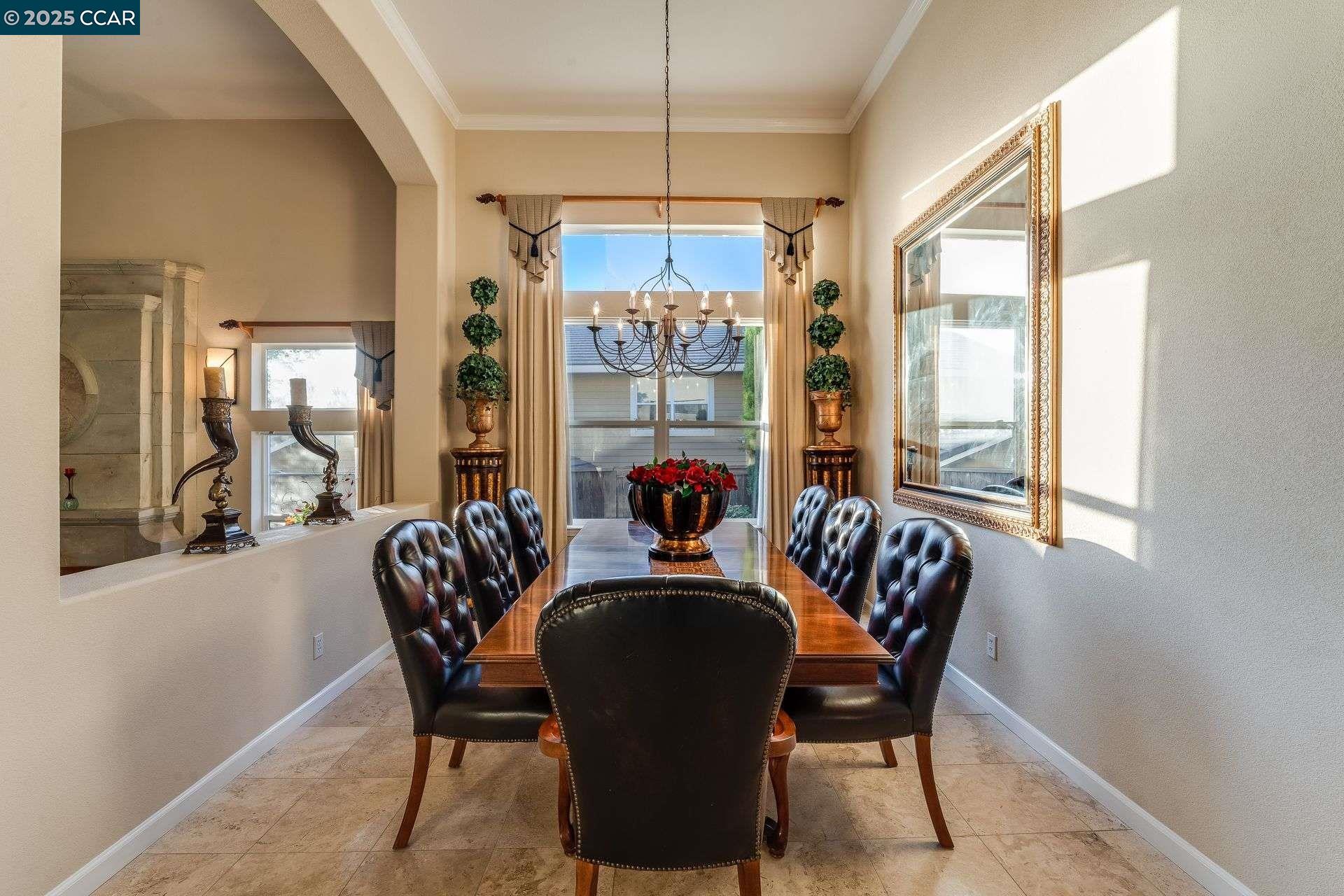 Detail Gallery Image 12 of 52 For 1105 Peacock Creek Drive, Clayton,  CA 94517 - 5 Beds | 3/1 Baths